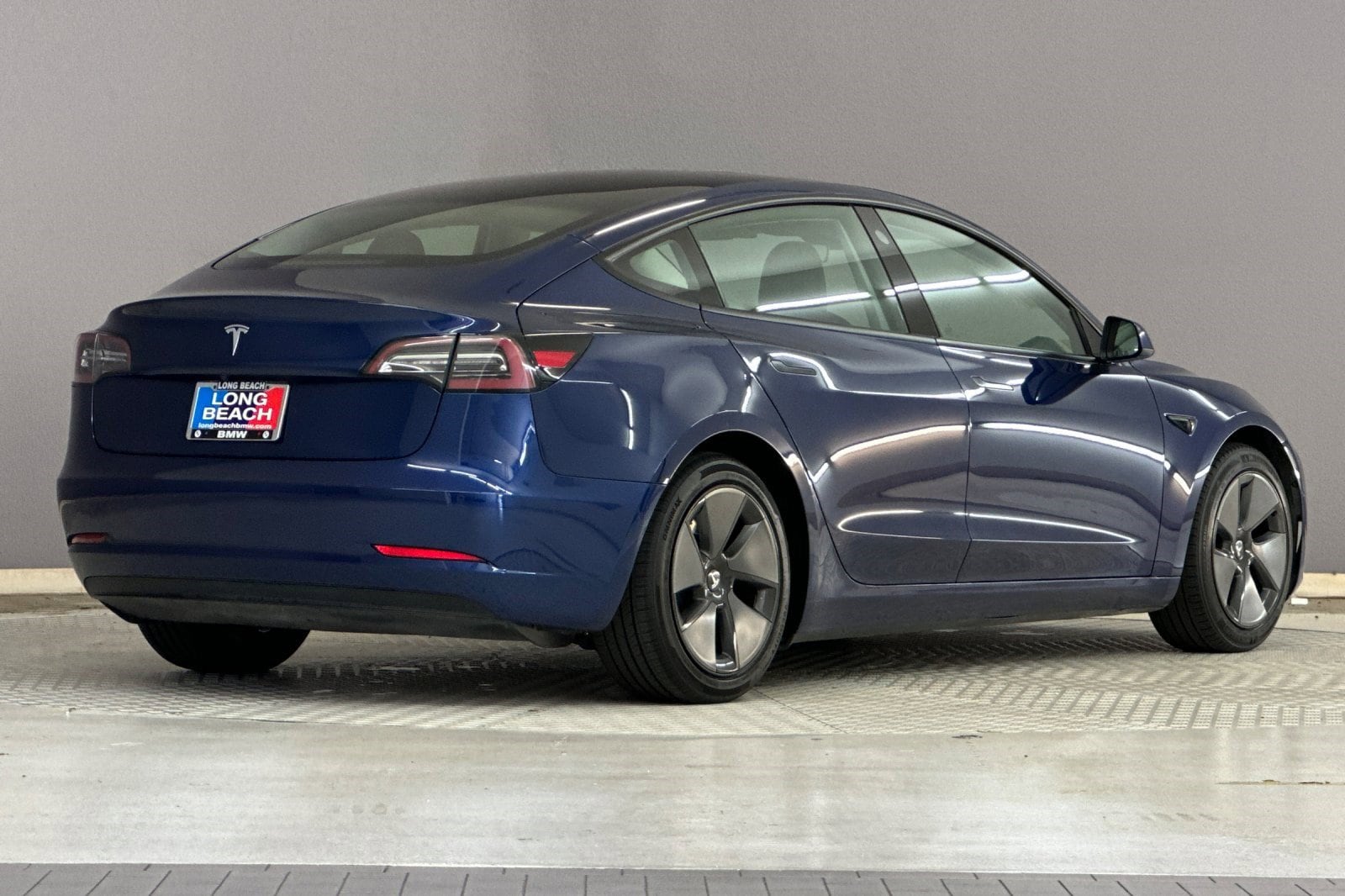 2021 Tesla Model 3 Standard Range Plus photo 3