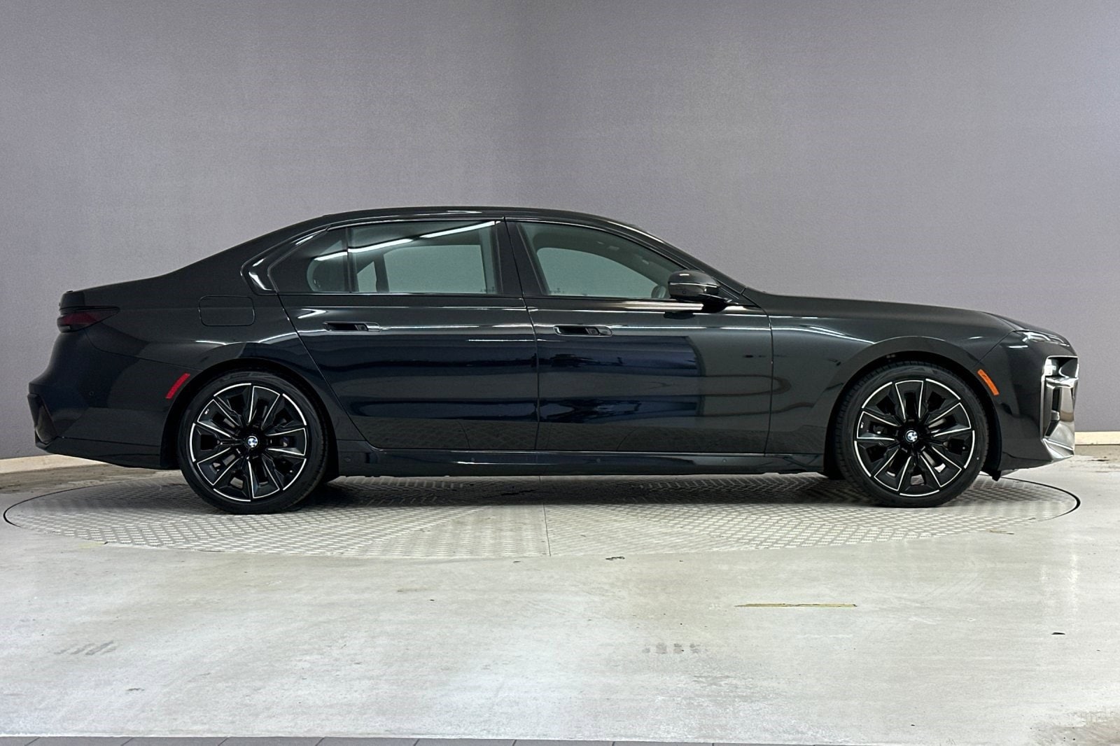 2024 BMW 740i photo 6