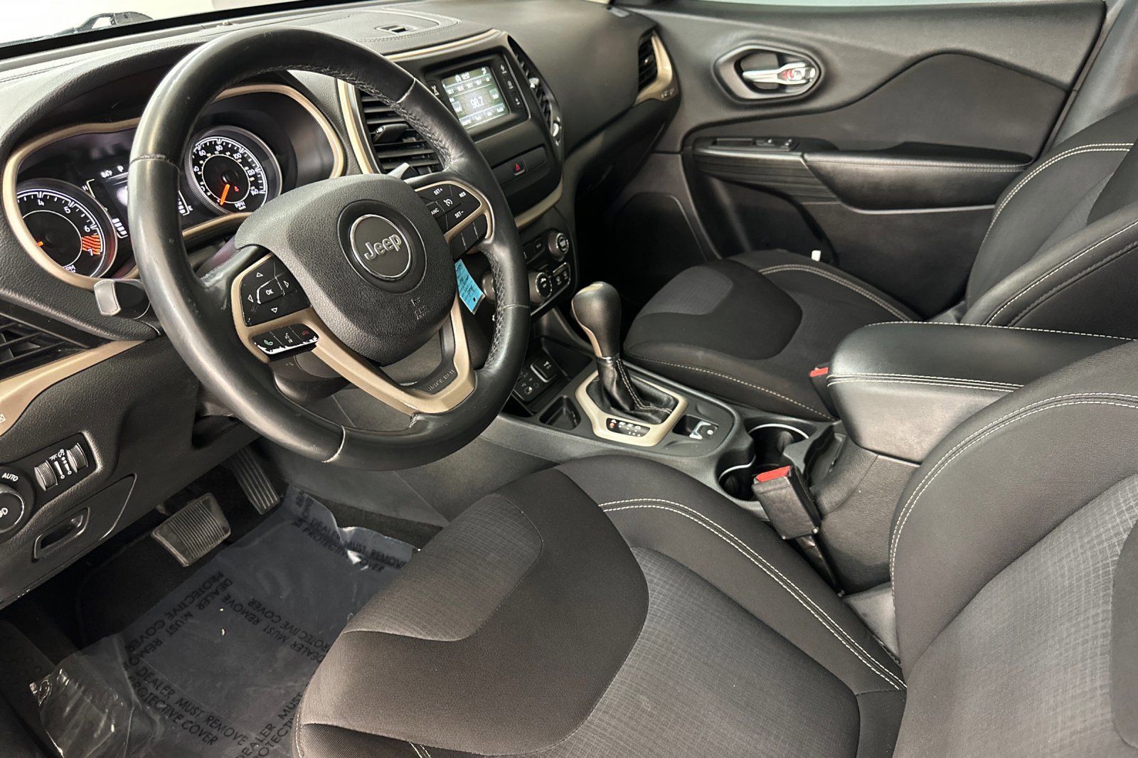 2015 Jeep Cherokee Latitude photo 3