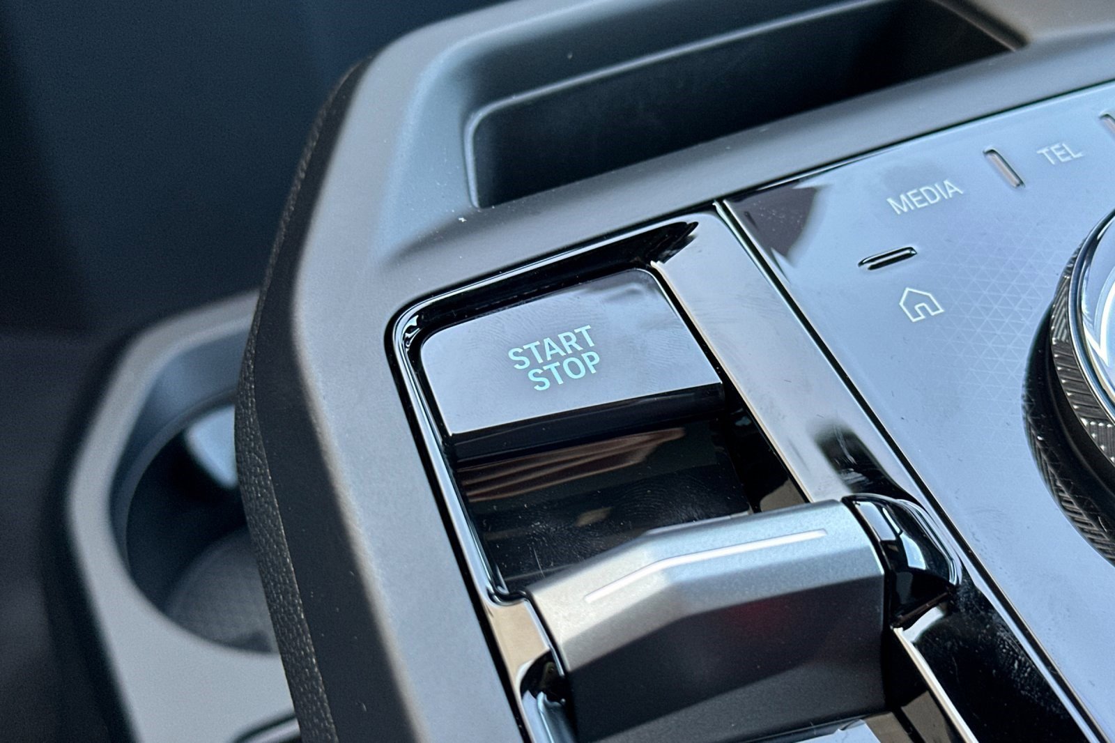 2026 BMW iX 45 - Photo 16