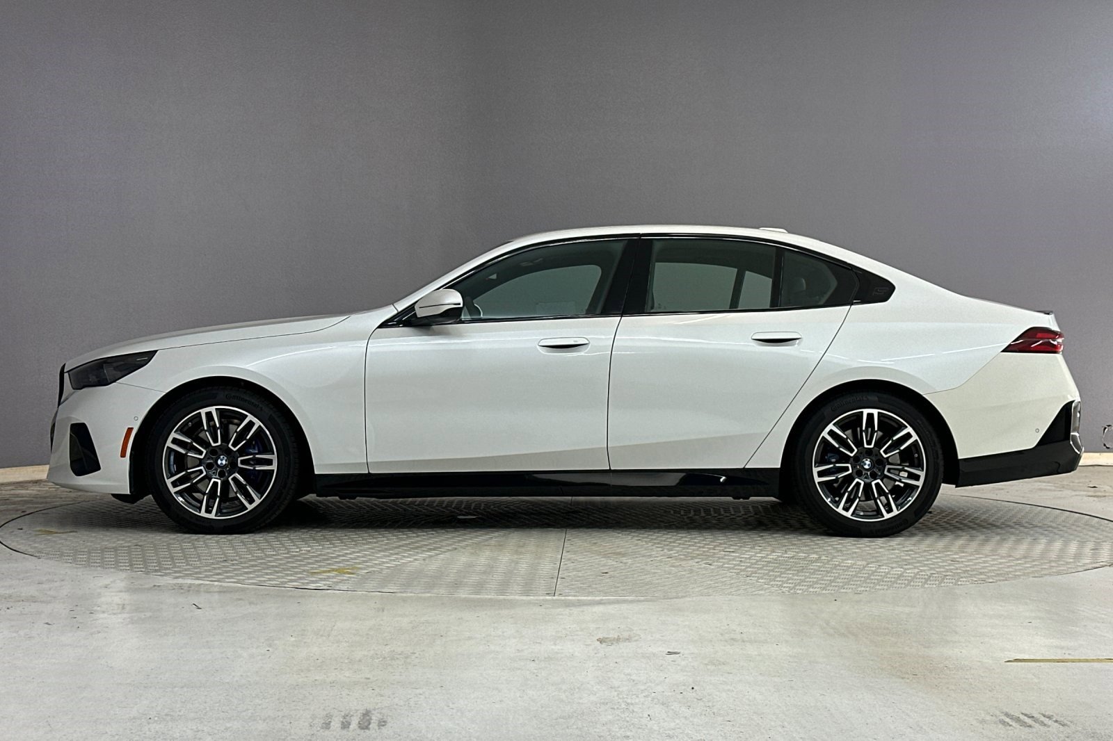 2025 Bmw 530i photo 2