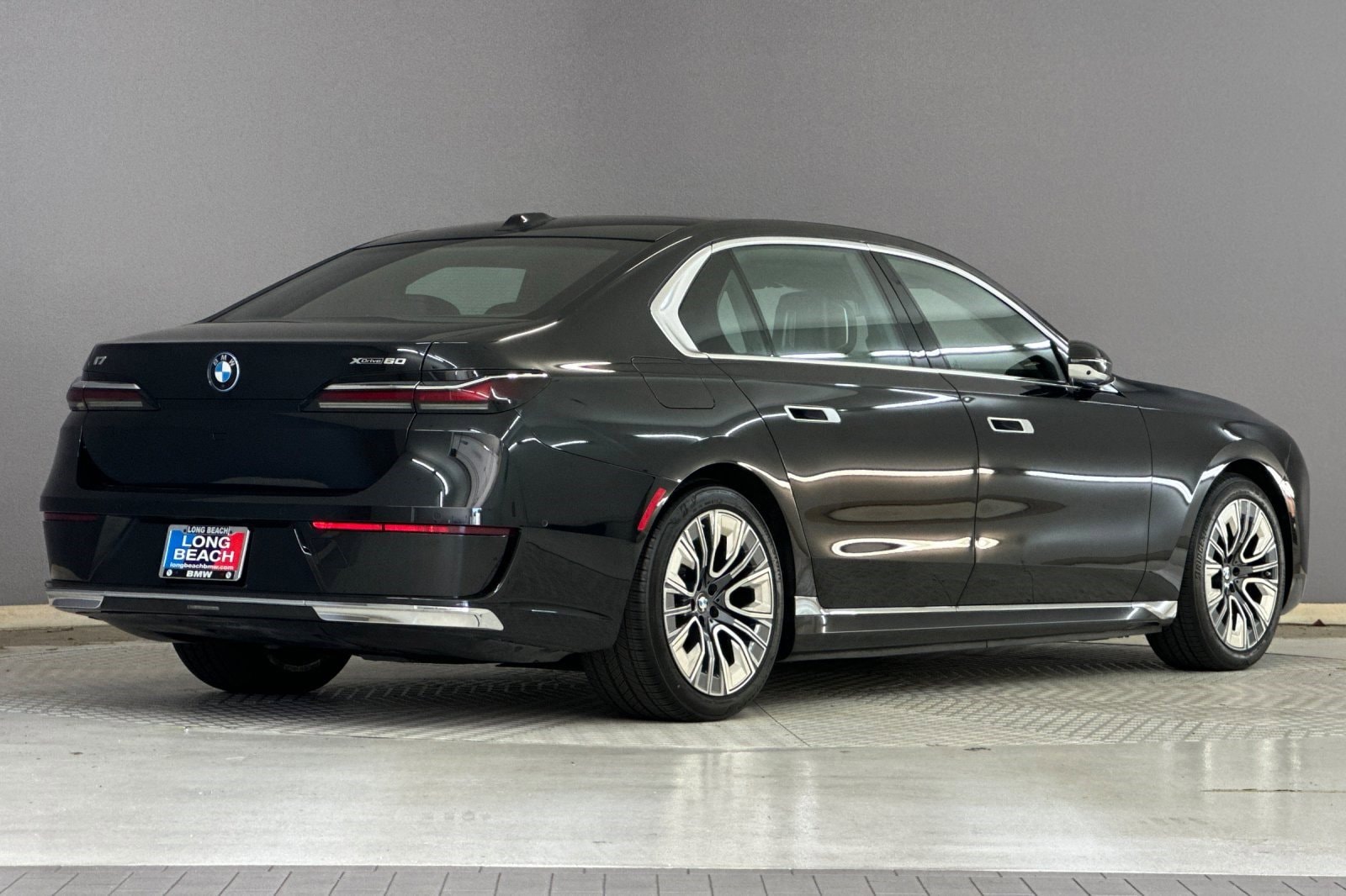 2024 BMW i7 xDrive60 photo 3