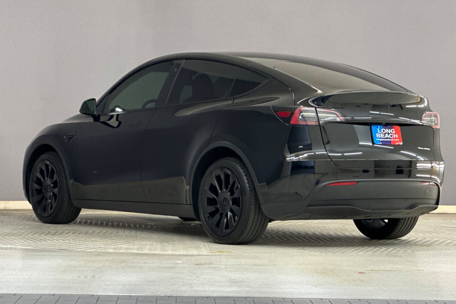 2023 Tesla Model Y Long Range photo 3