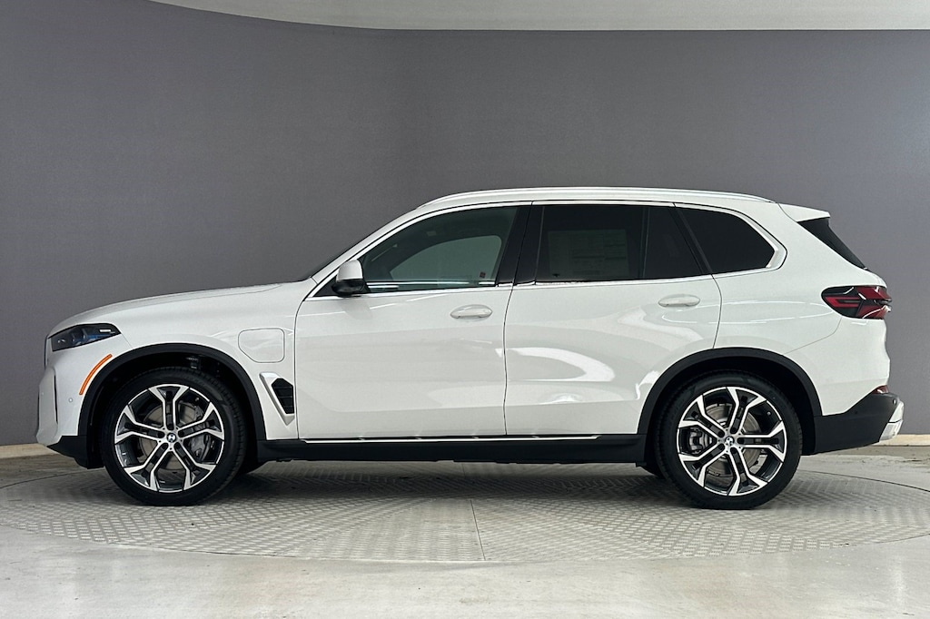 New 2026 BMW X5 PHEV xDrive50e SUV