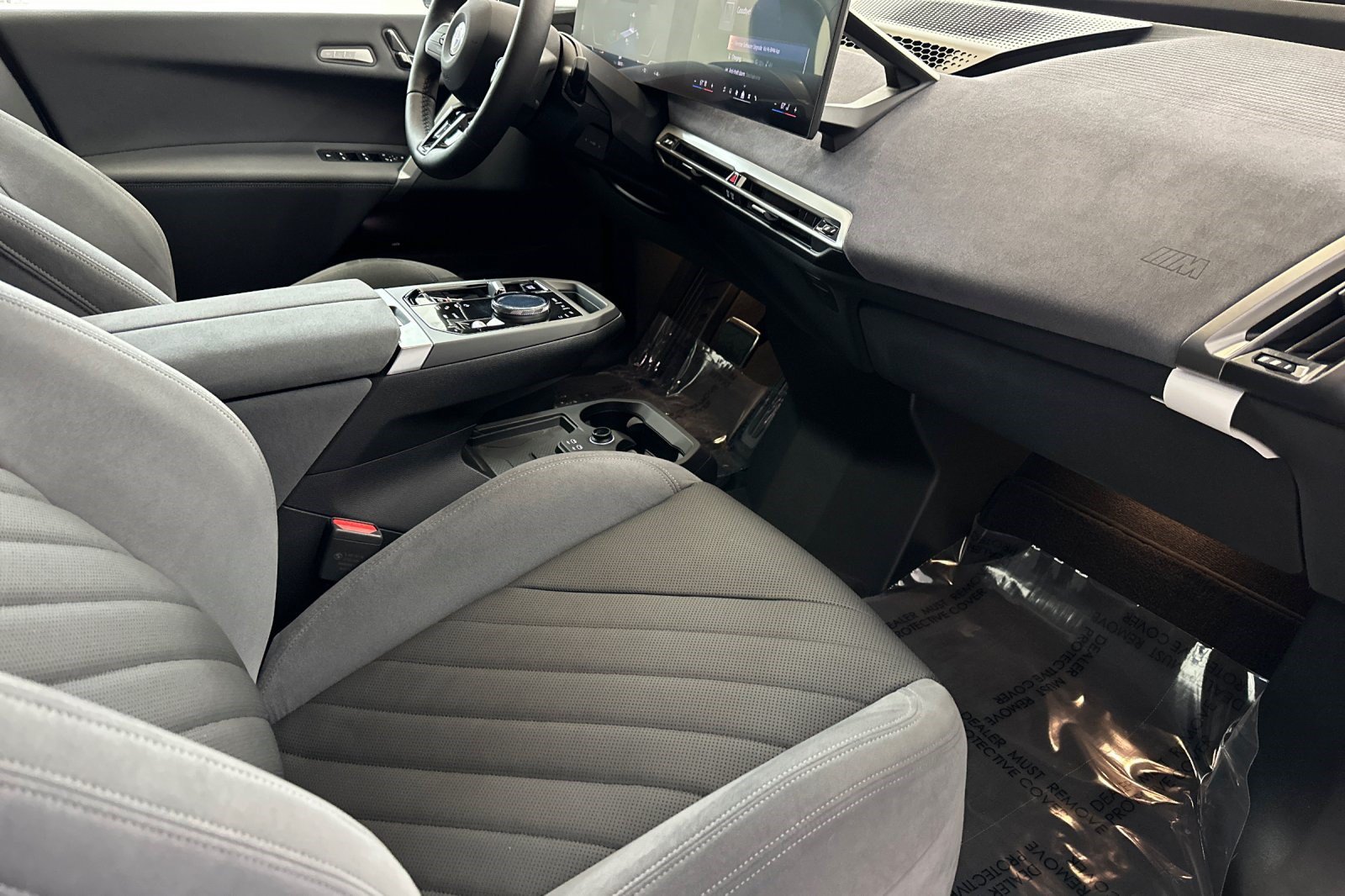 2026 BMW iX 45 - Photo 32