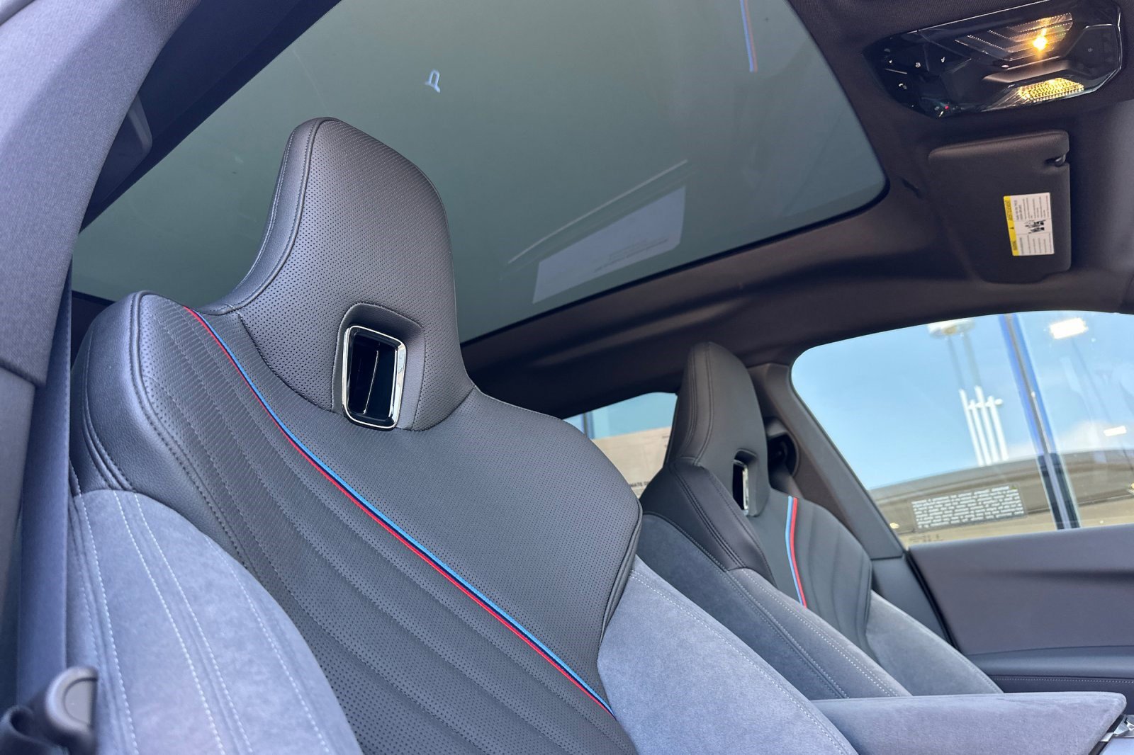 2026 BMW iX 45 - Photo 13