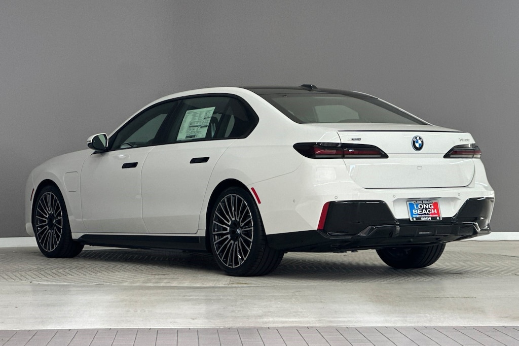 New 2026 BMW 750e xDrive Sedan
