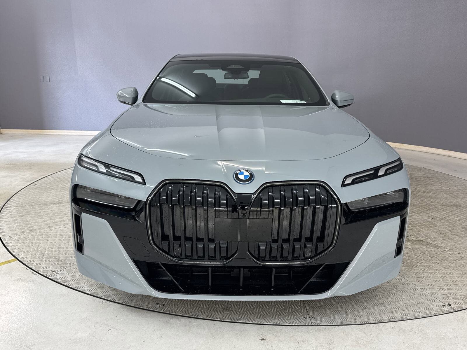 2025 Bmw i7 xDrive60 photo 2