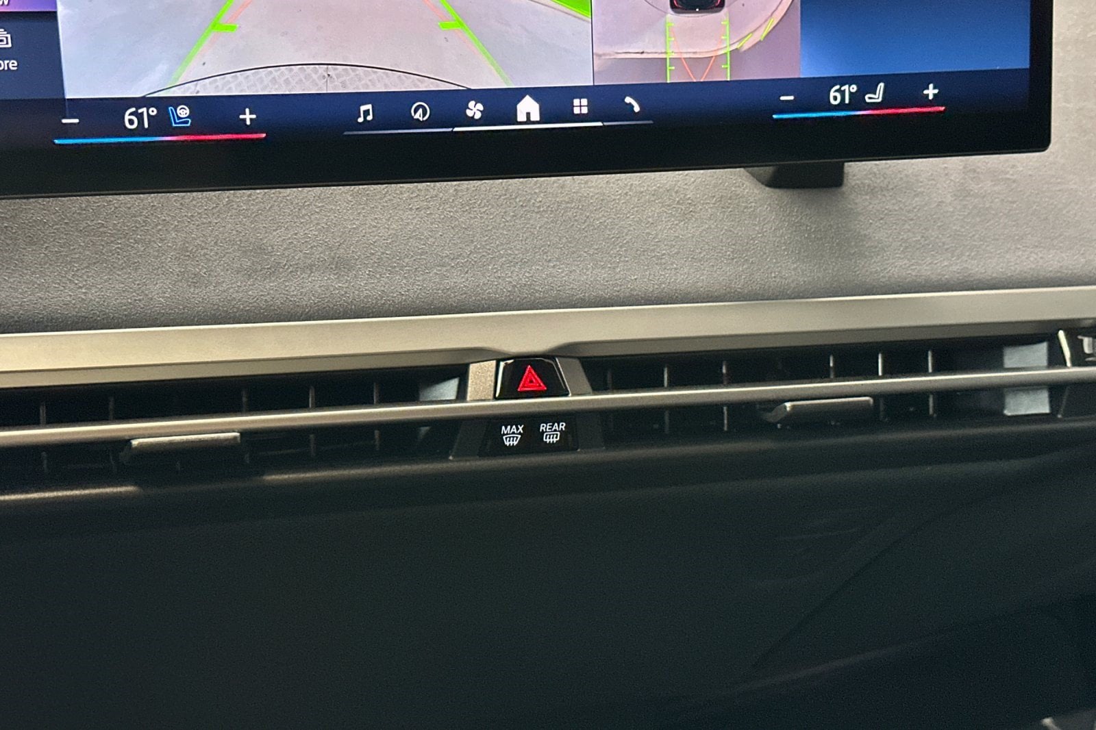 2026 BMW iX 45 - Photo 25