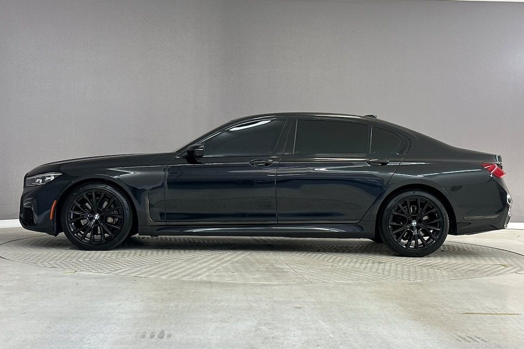 Used 2022 BMW 740i Sedan