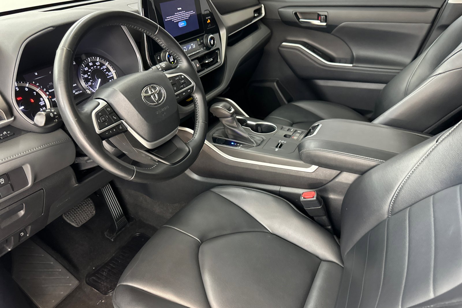 2023 Toyota Highlander XLE photo 4