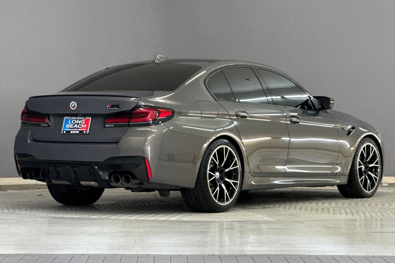 2023 BMW M5 photo 3