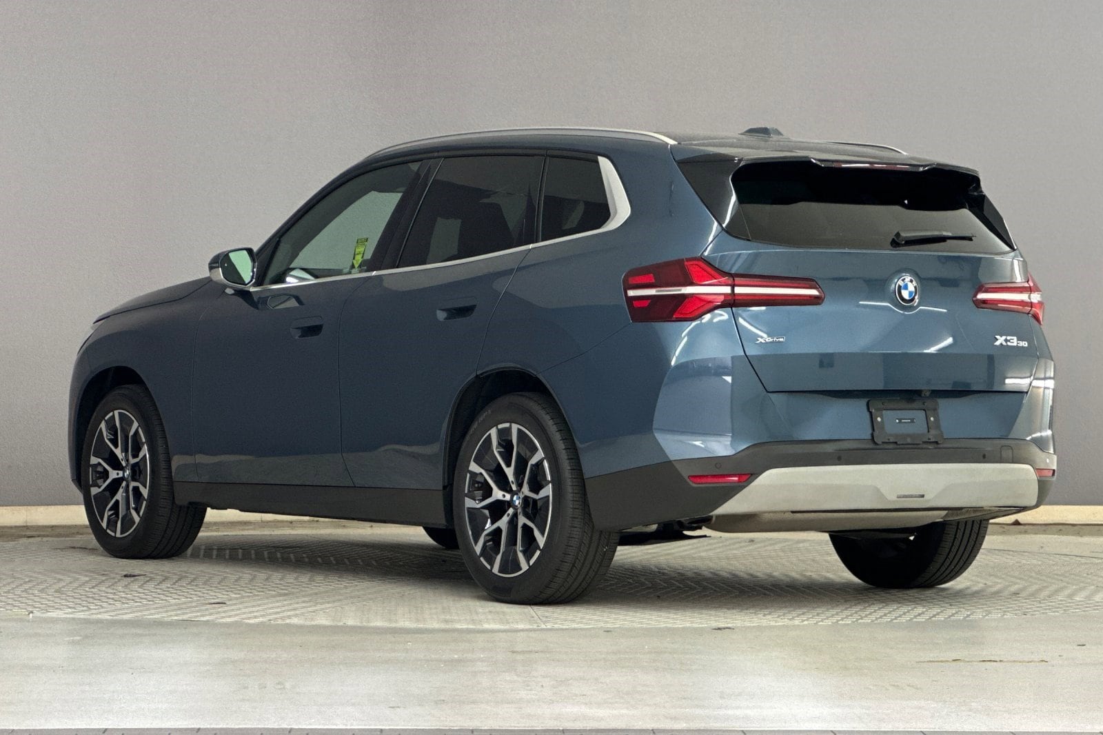 2025 BMW X3 30 xDrive photo 2