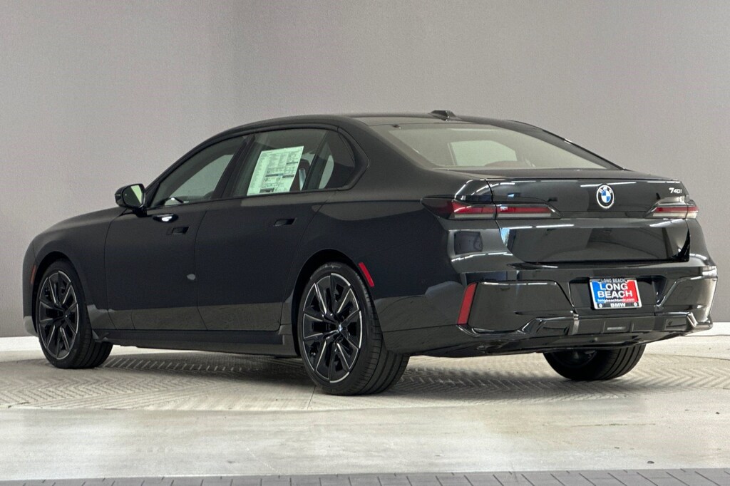 New 2026 BMW 740i Sedan