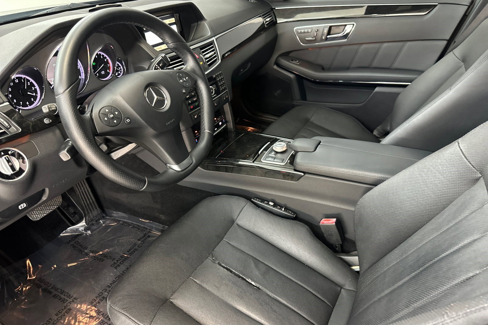 2011 Mercedes Benz E 550 Sedan photo 4