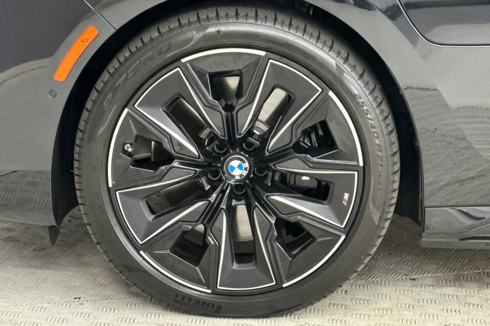 2026 BMW 7 Series 750e - Photo 11