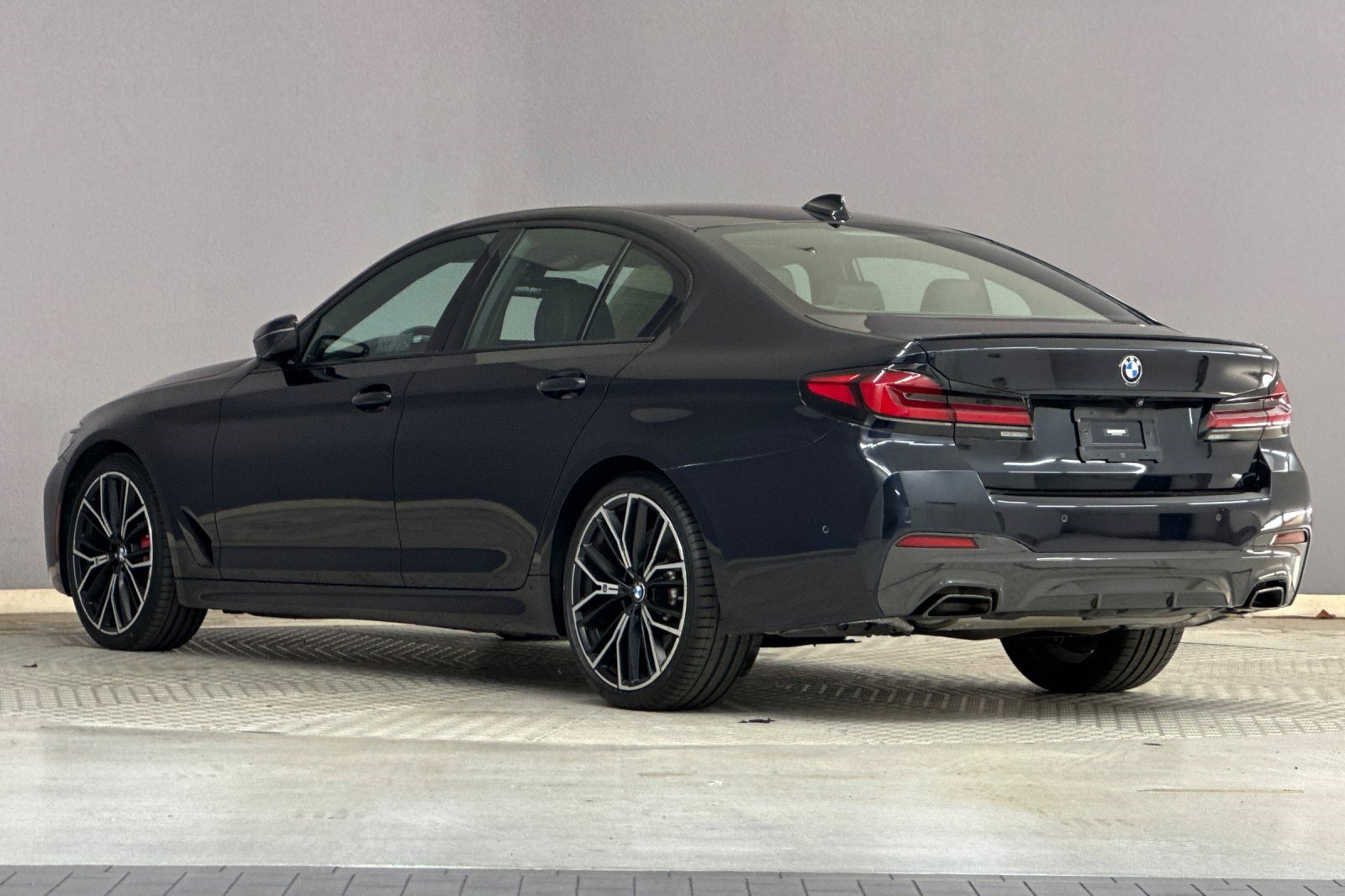 2023 Bmw 540i 5-Series photo 3