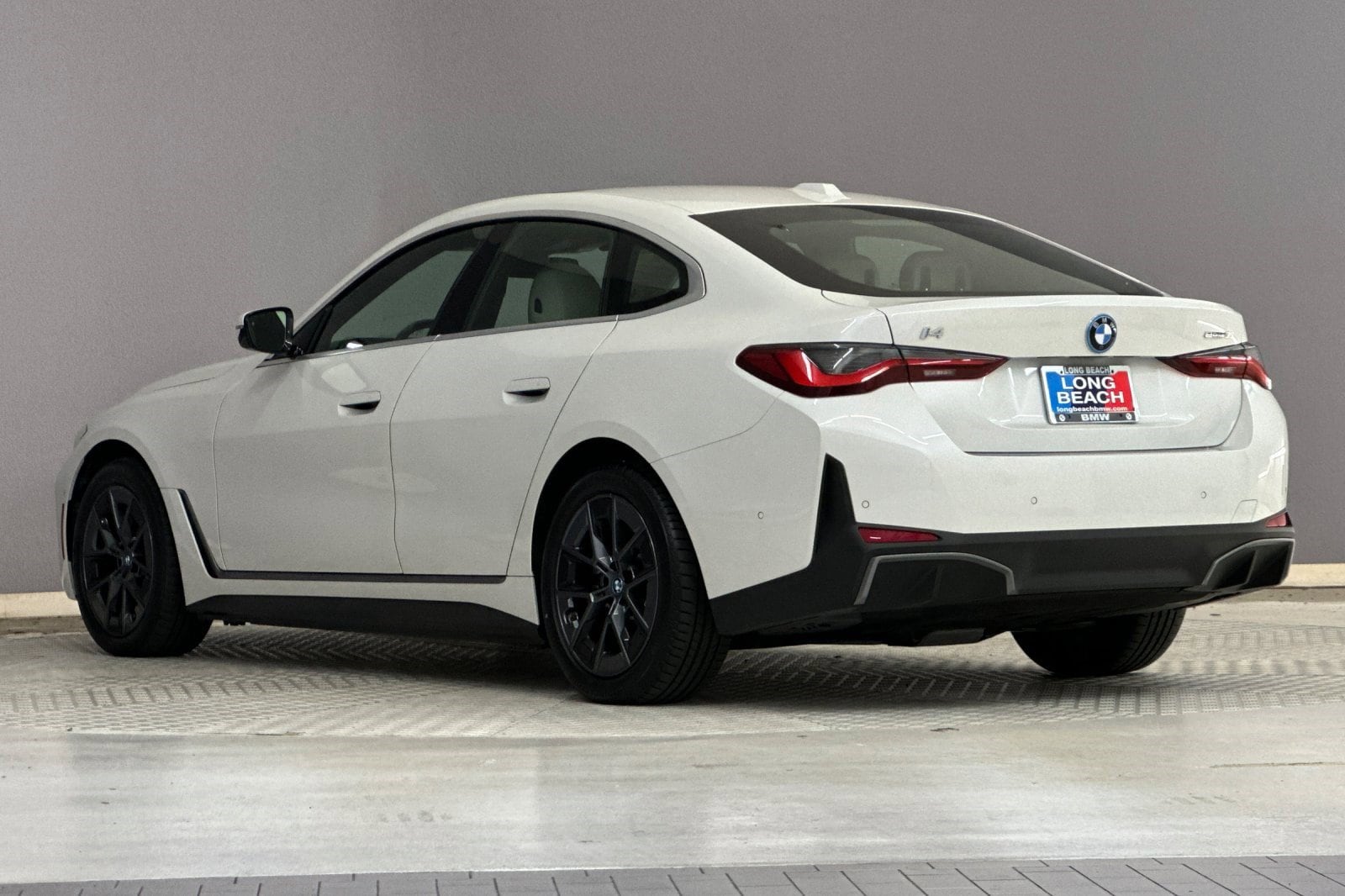 2023 BMW i4 eDrive35 photo 2