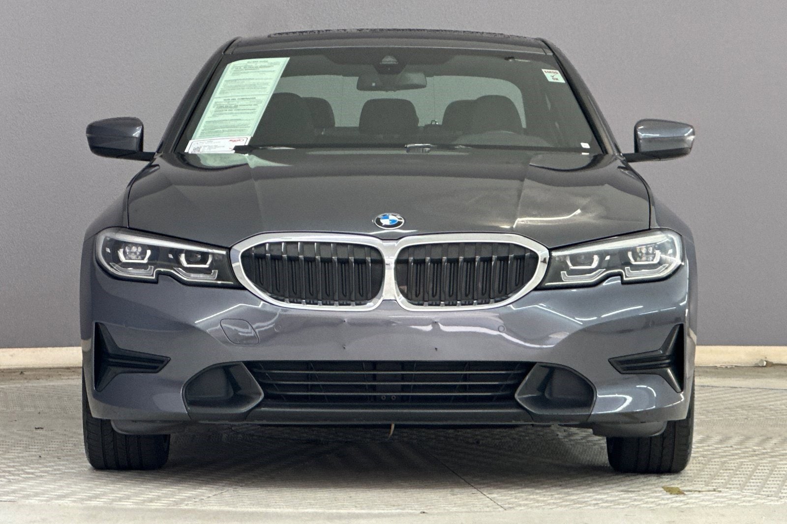 2022 BMW 330i photo 4