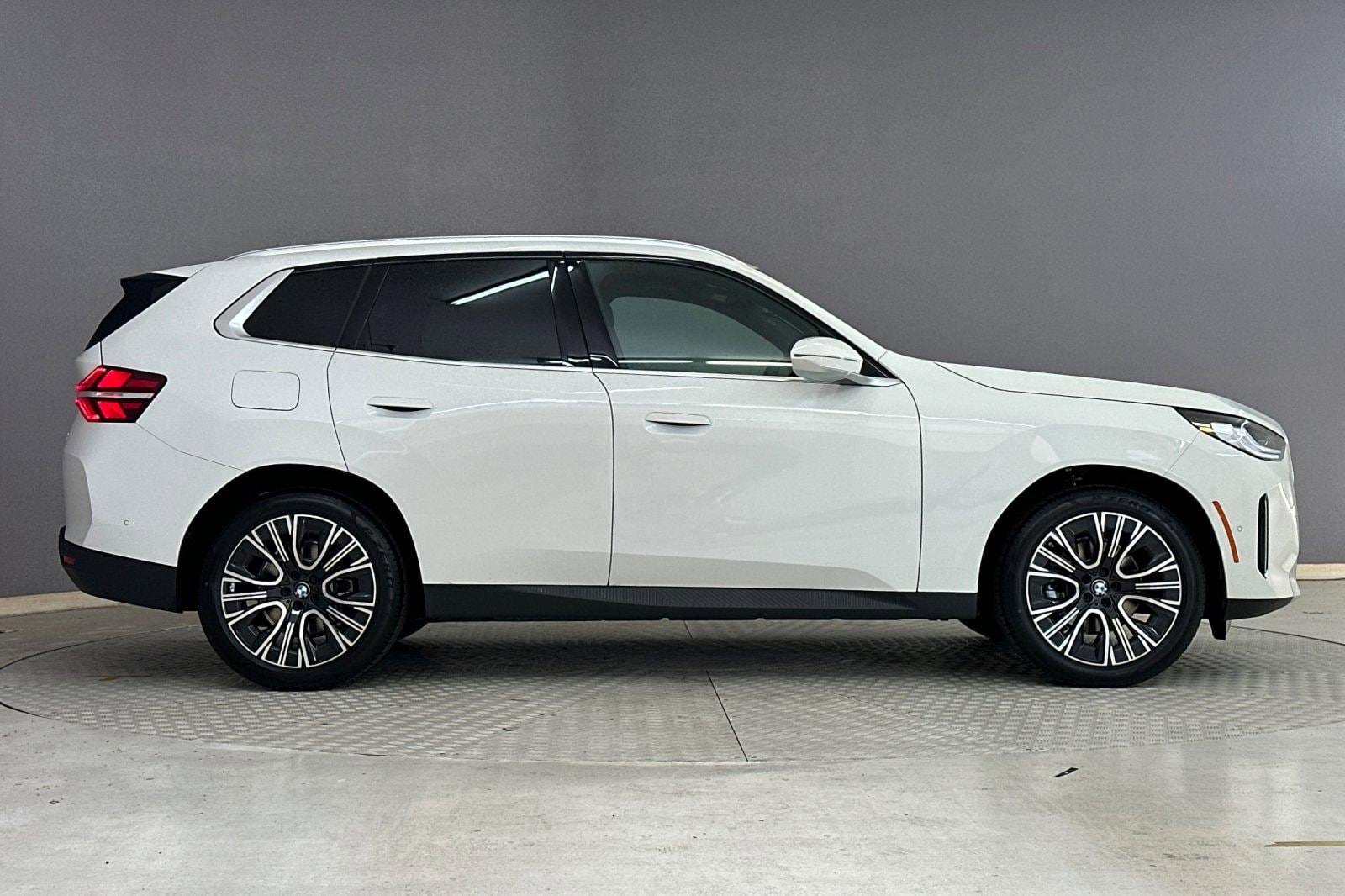 2026 BMW X3 30 xDrive photo 3