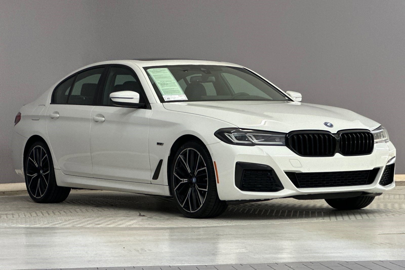 2023 BMW 530e photo 5