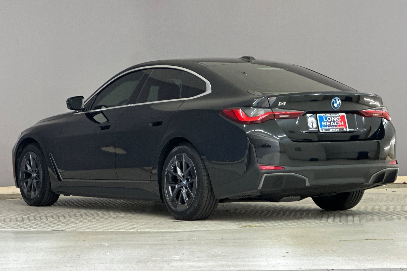 2024 BMW i4 eDrive35 photo 2