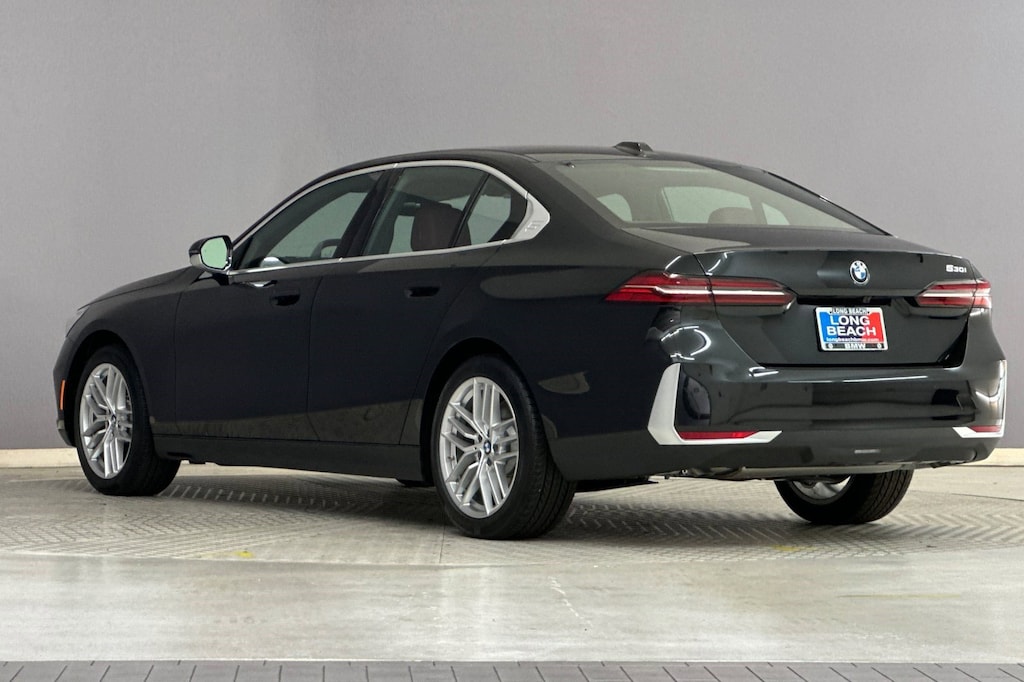 New 2025 BMW 530i Sedan