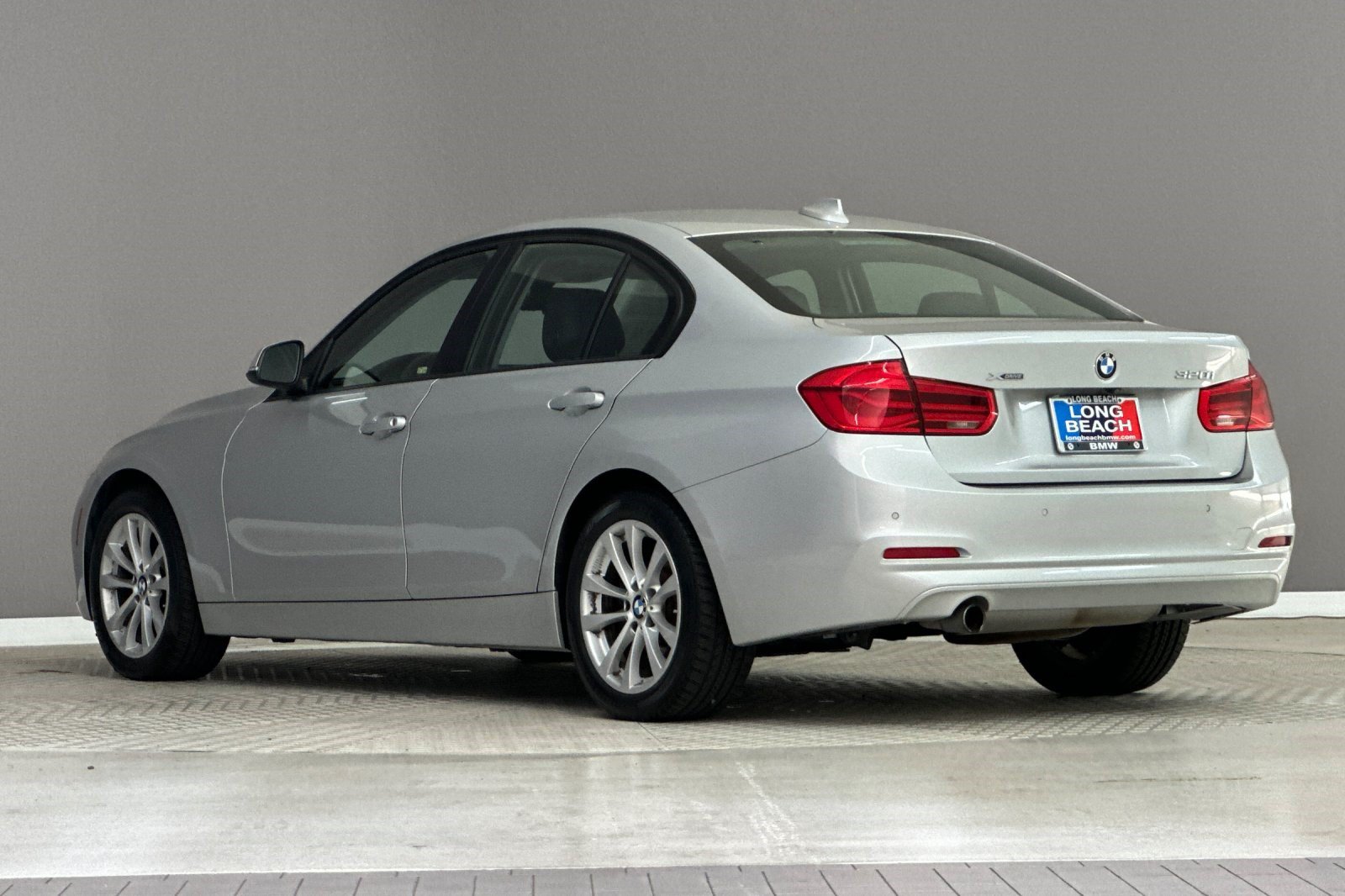 Used 2018 BMW 320i xDrive Sedan