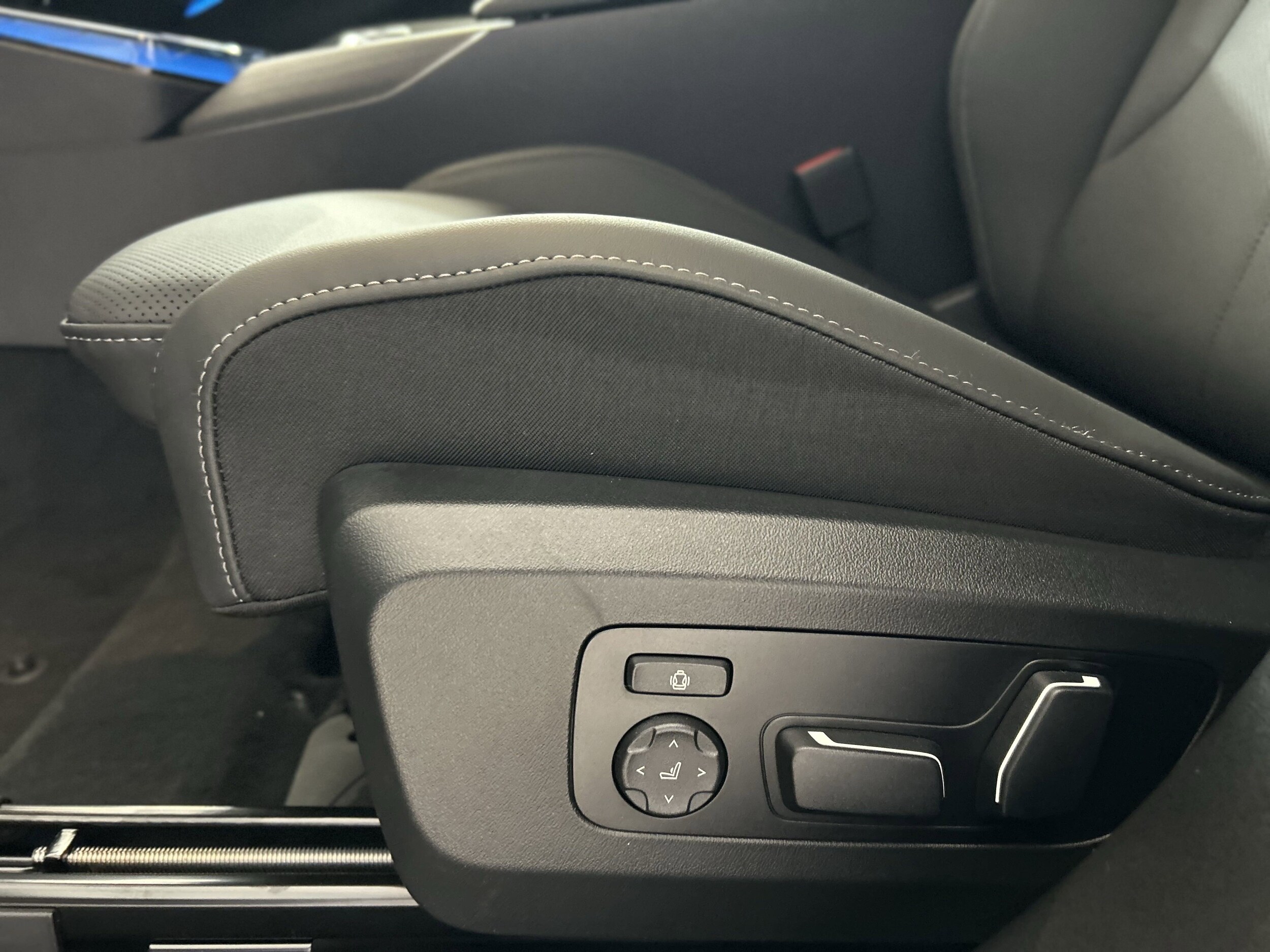 2025 Bmw X3 30x Drive photo 2