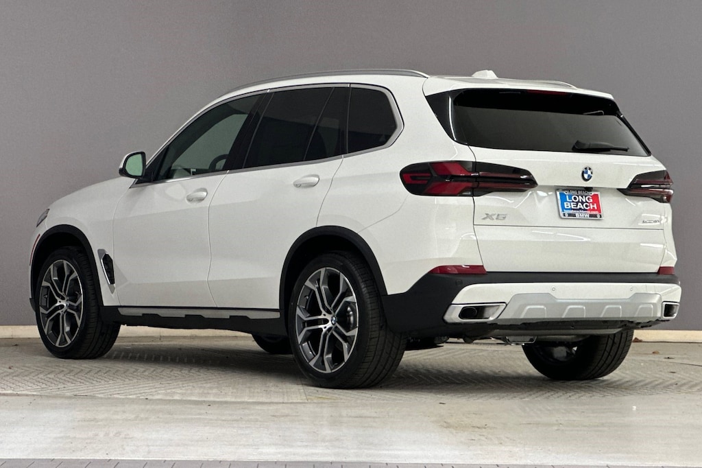 New 2026 BMW X5 sDrive40i SUV