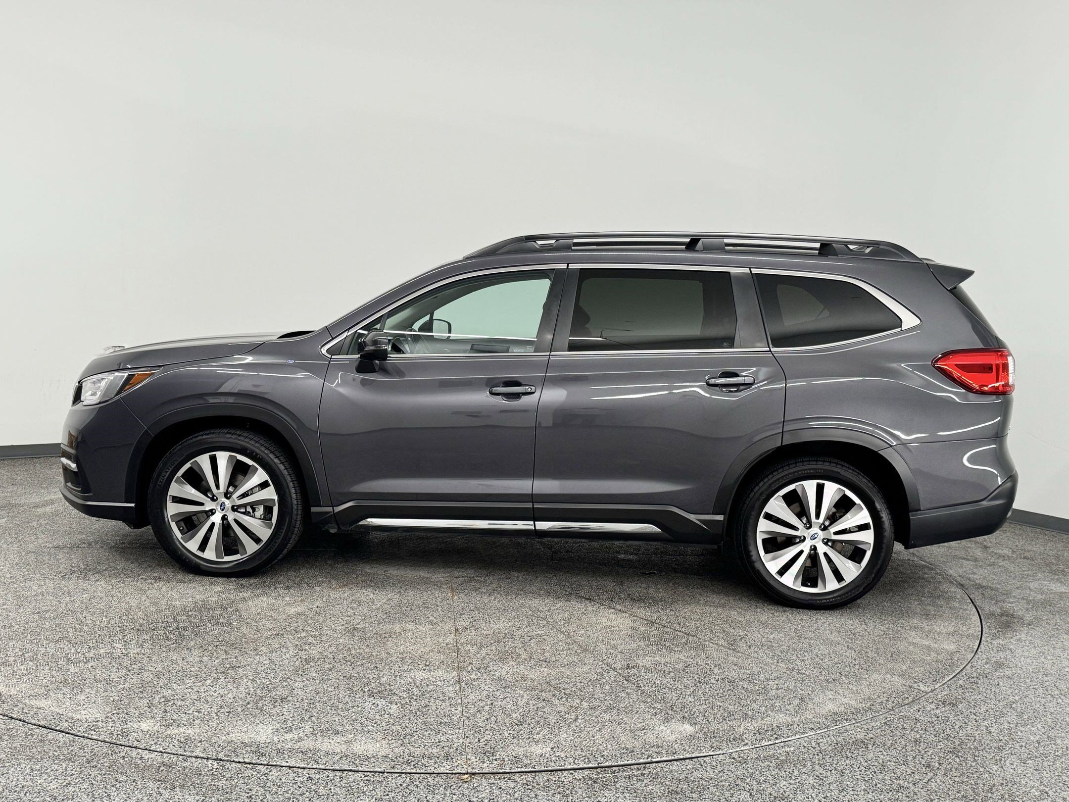 2022 Subaru Ascent Limited photo 2
