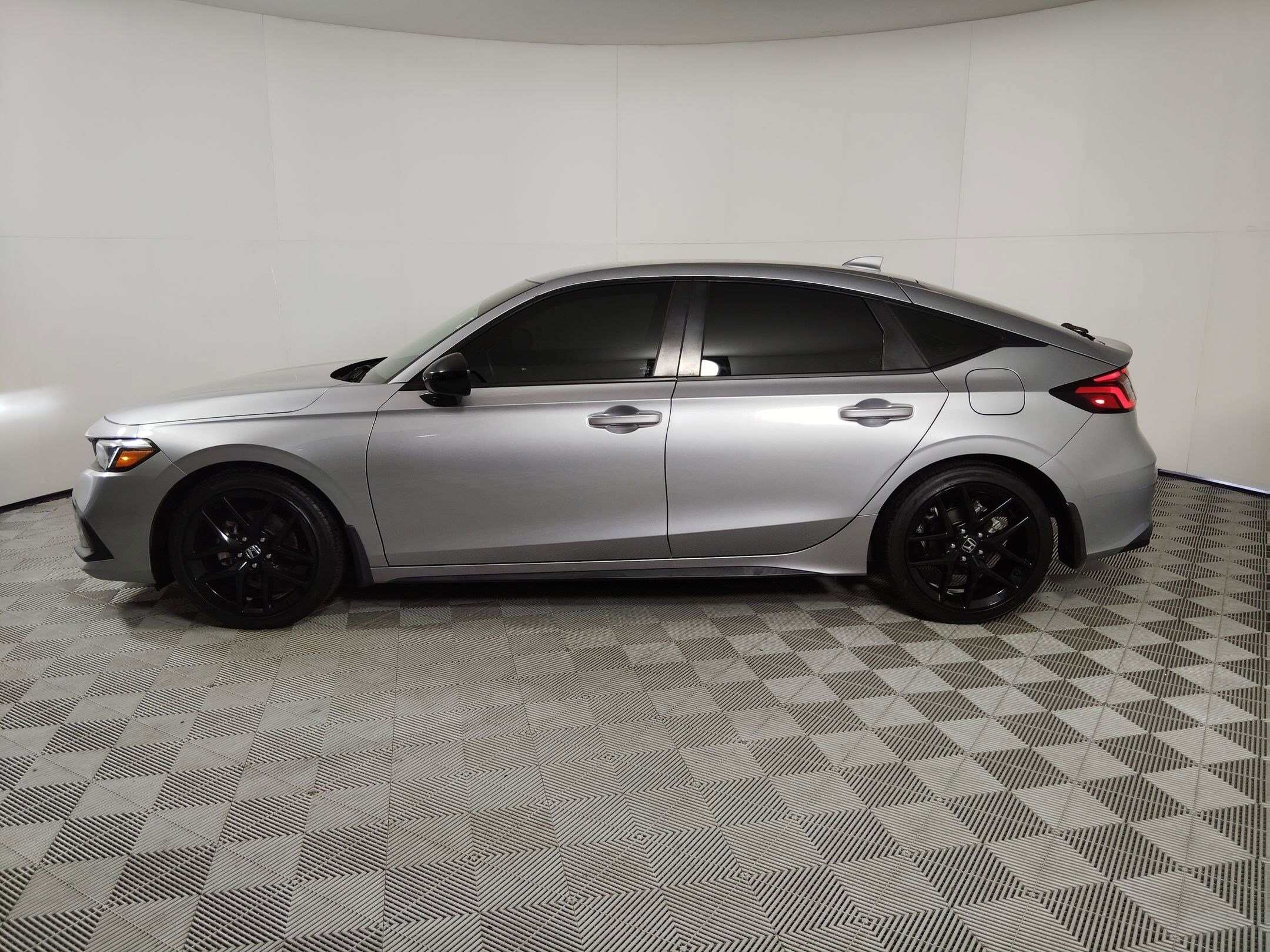 2022 Honda Civic Sport Hatchback photo 2