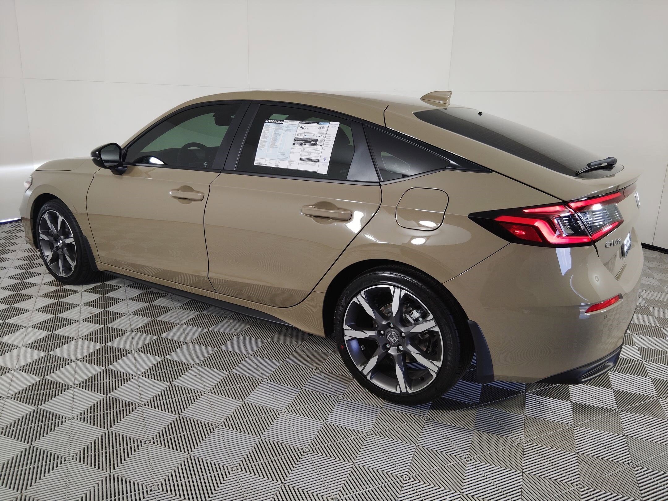 2026 Honda Civic Hybrid Sport Touring Hatchback photo 3