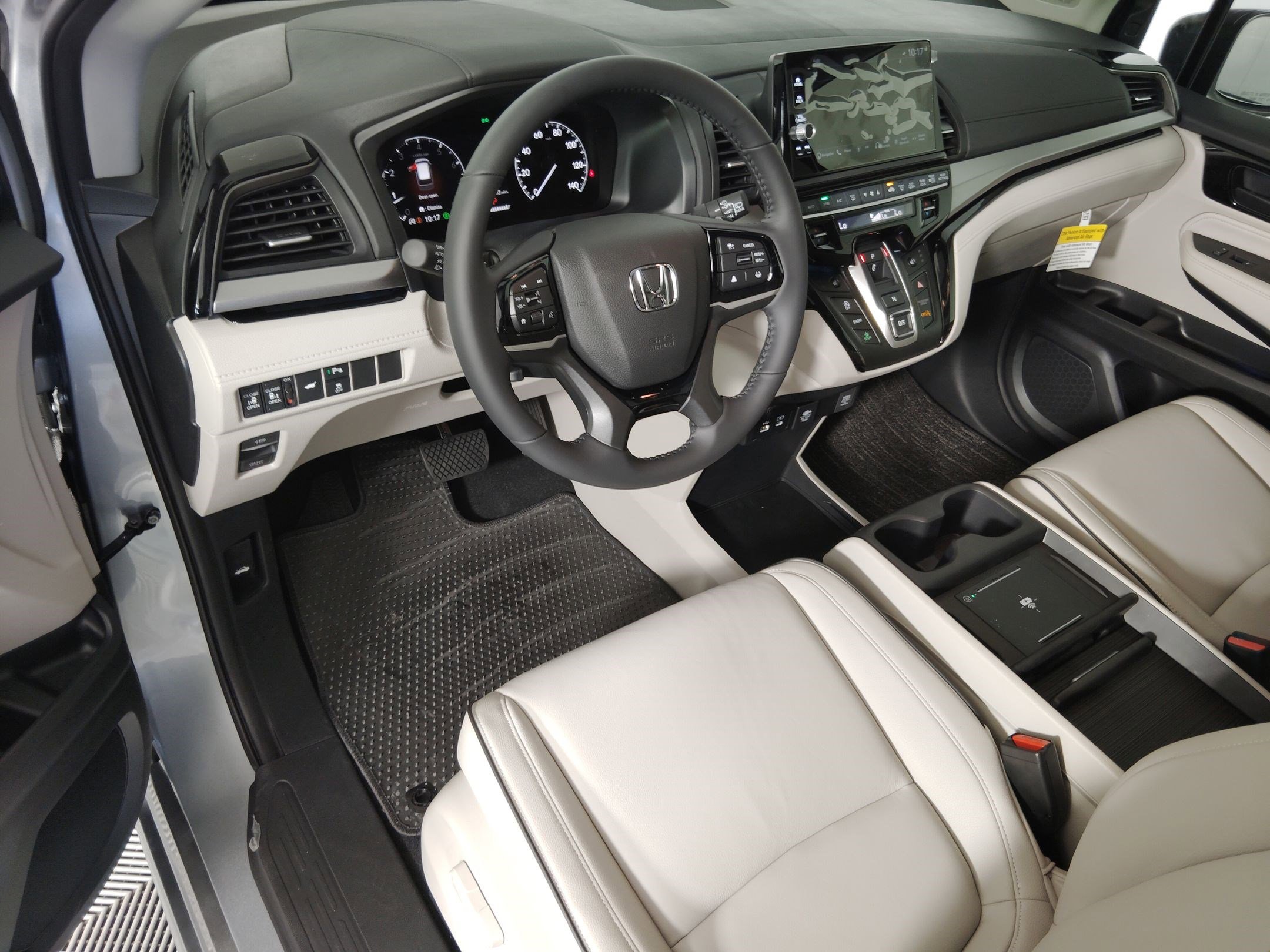 2026 Honda Odyssey Touring photo 4