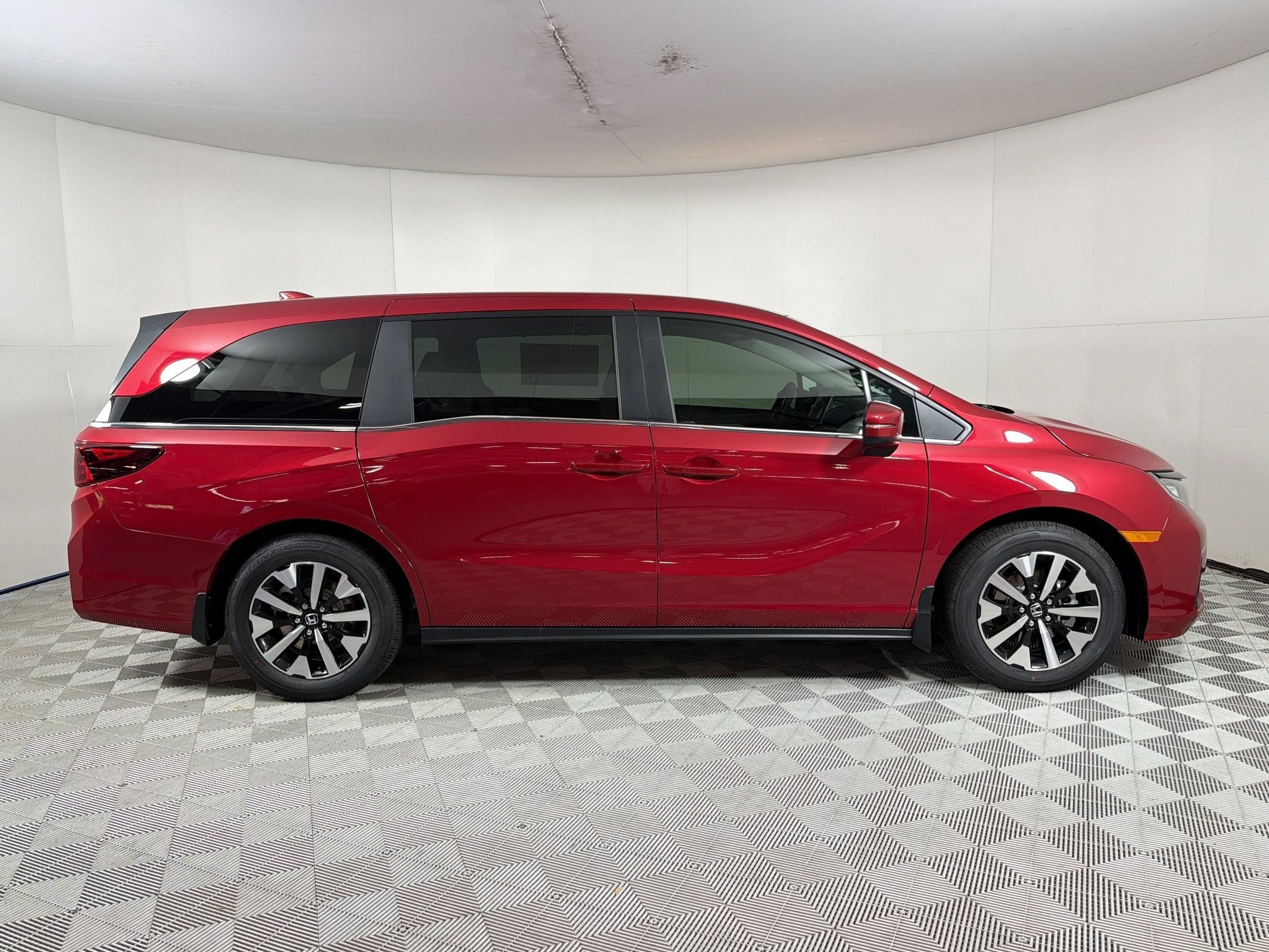 2026 Honda Odyssey EX-L - Photo 8