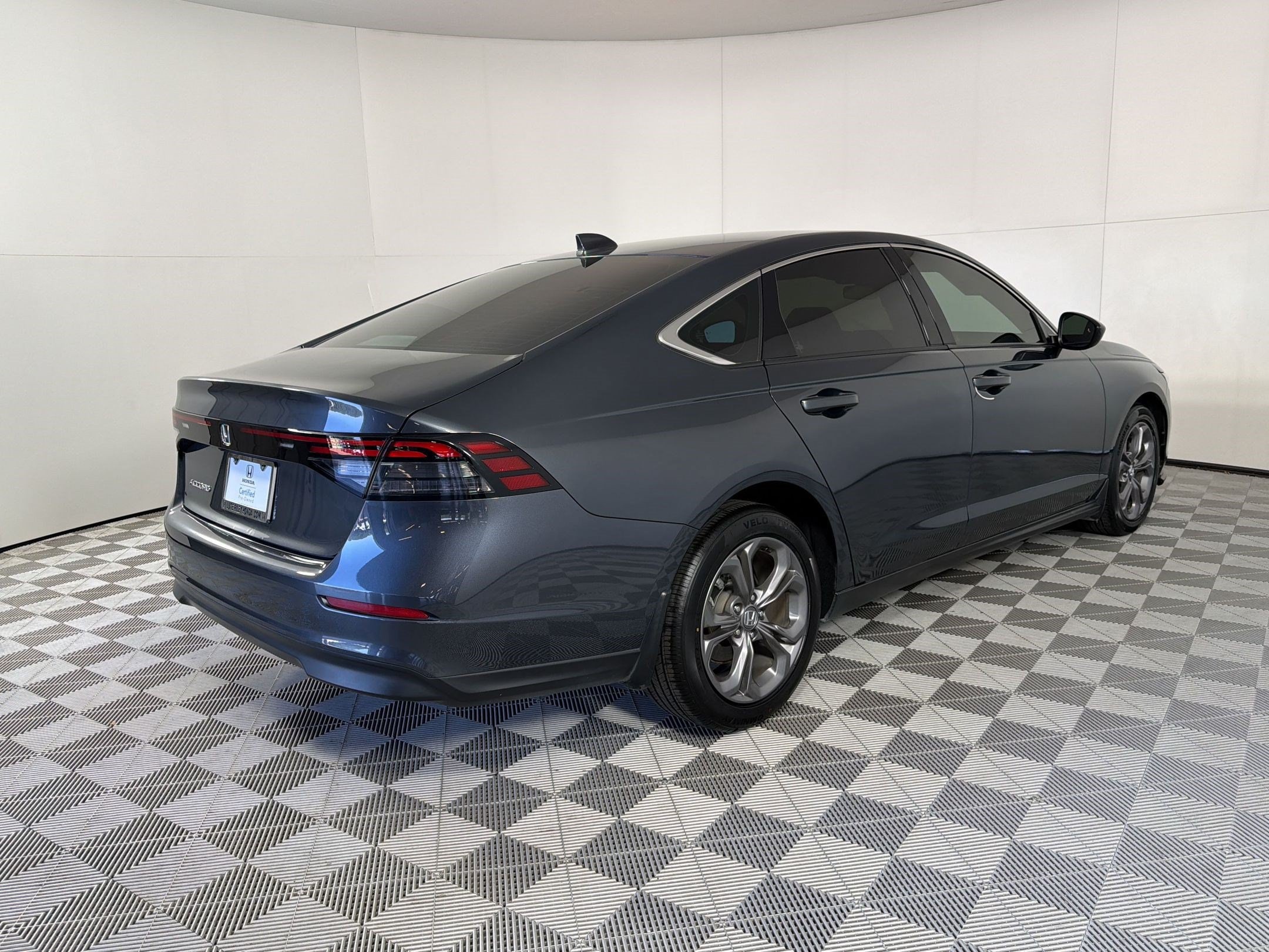 2024 Honda Accord EX - Photo 9