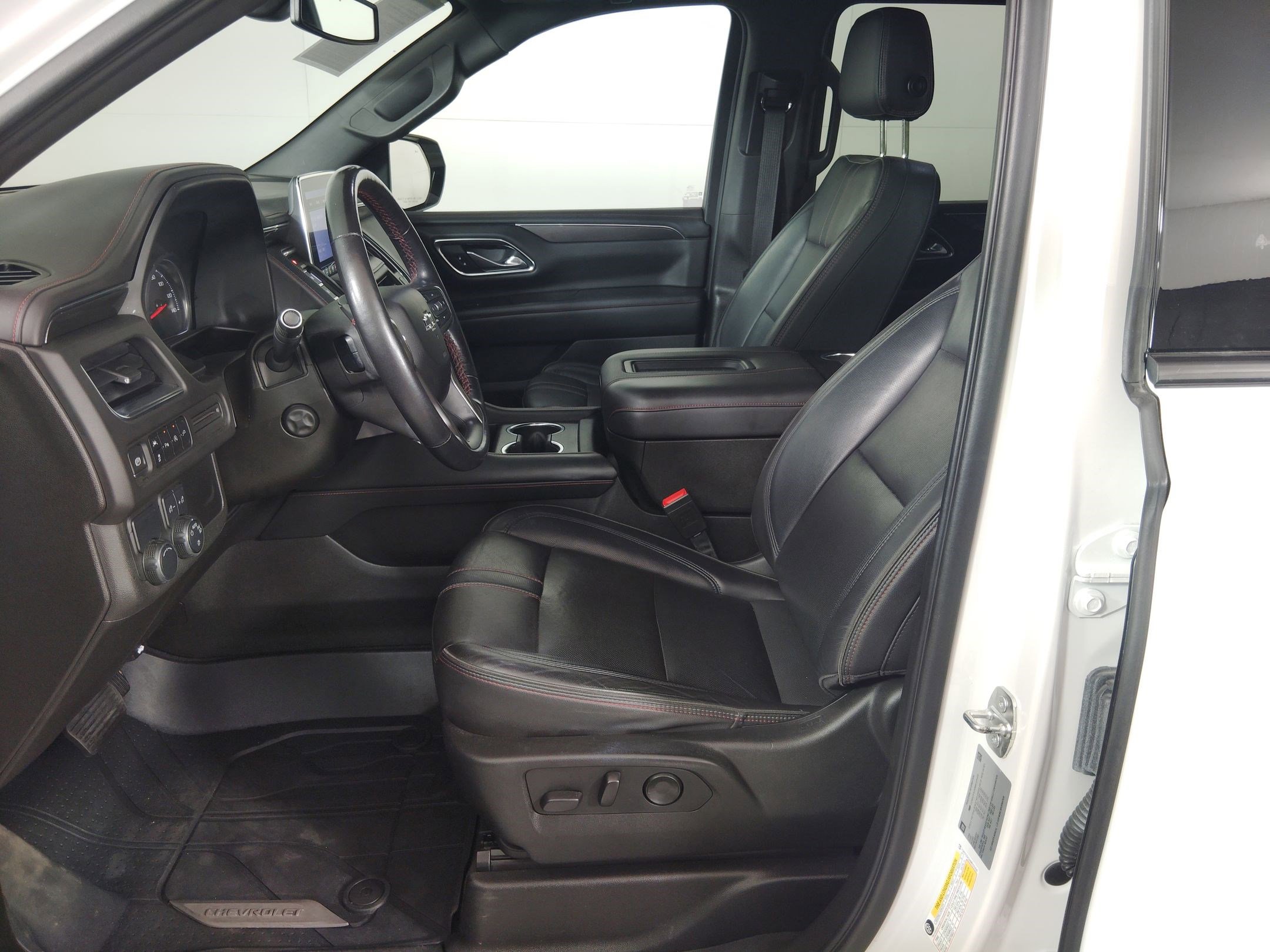 2021 Chevrolet Suburban RST photo 4