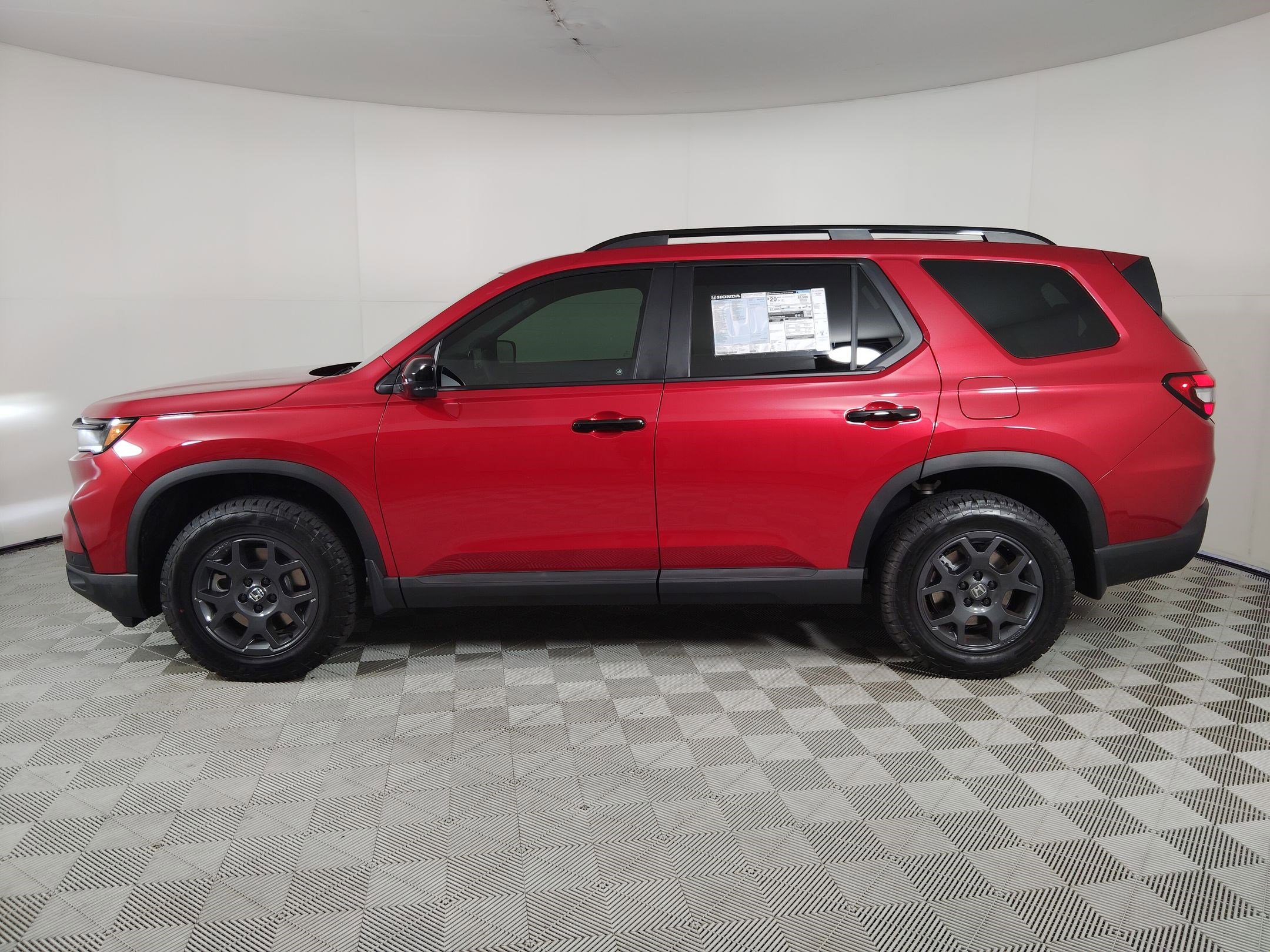 2025 Honda Pilot TrailSport photo 2