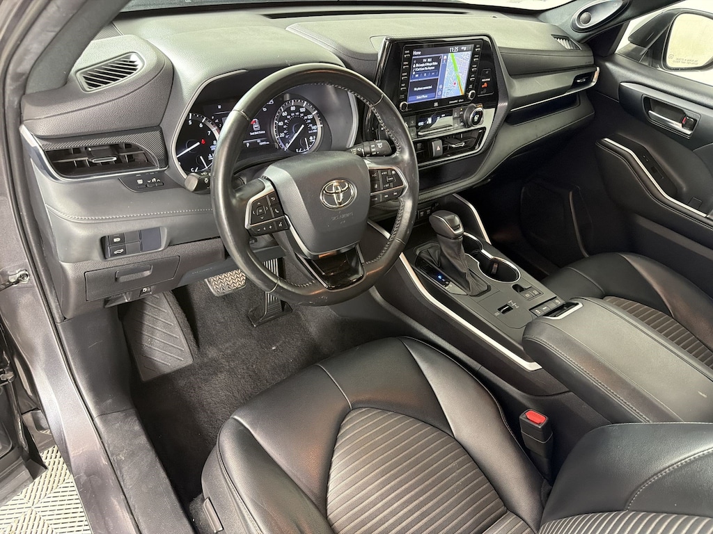 Used 2021 Toyota Highlander XSE SUV