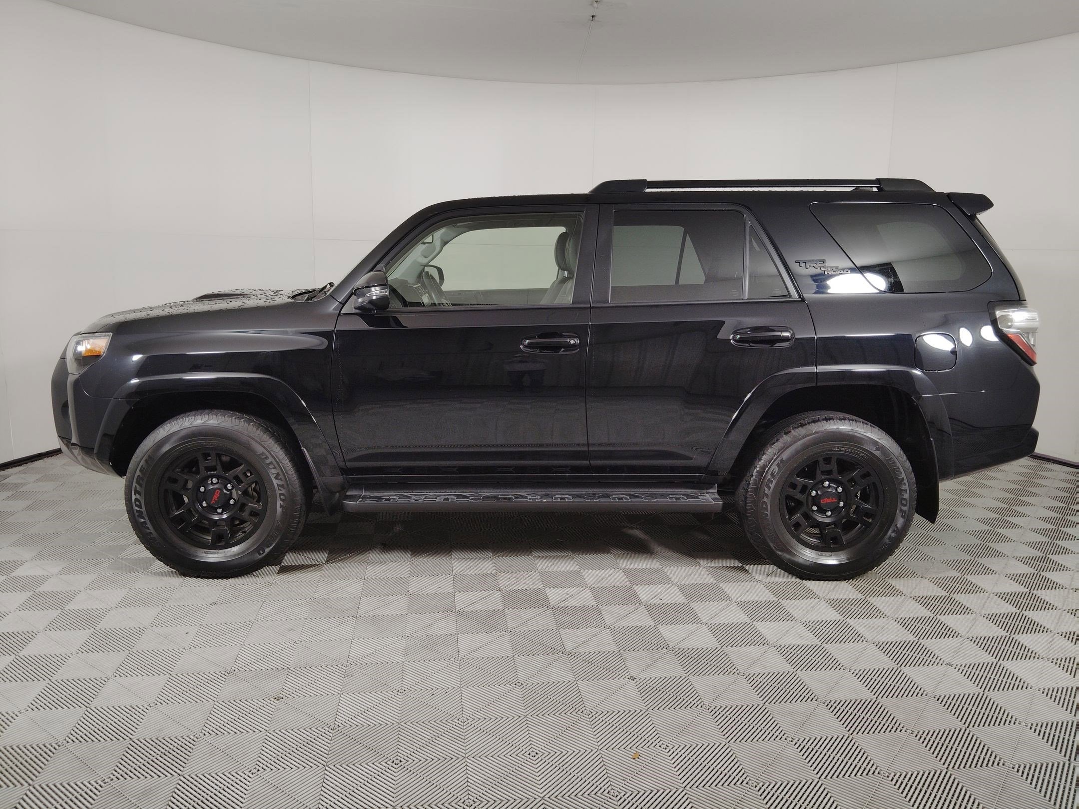 2023 Toyota 4Runner TRD Premium photo 2