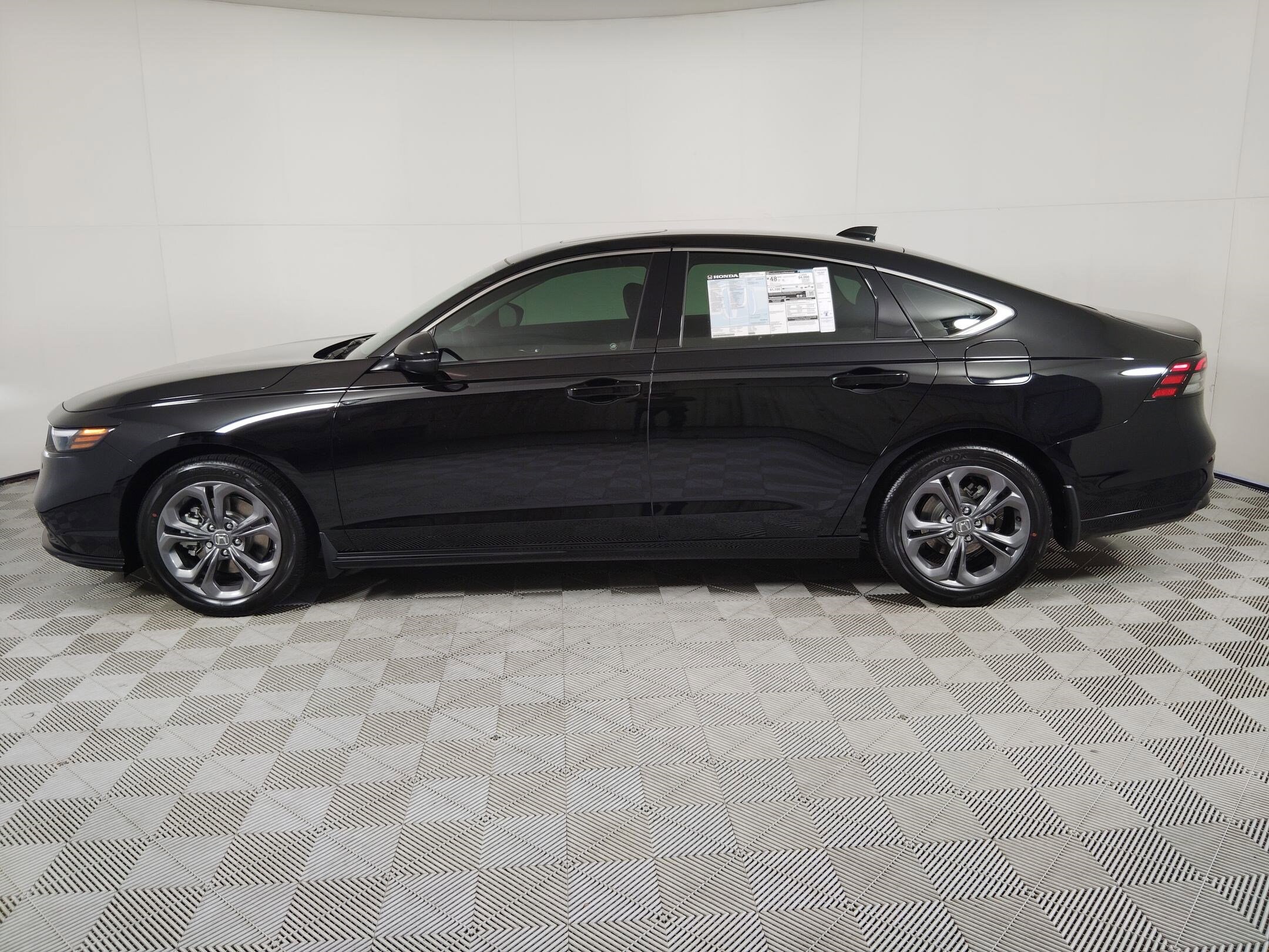 2025 Honda Accord Hybrid EX-L photo 2
