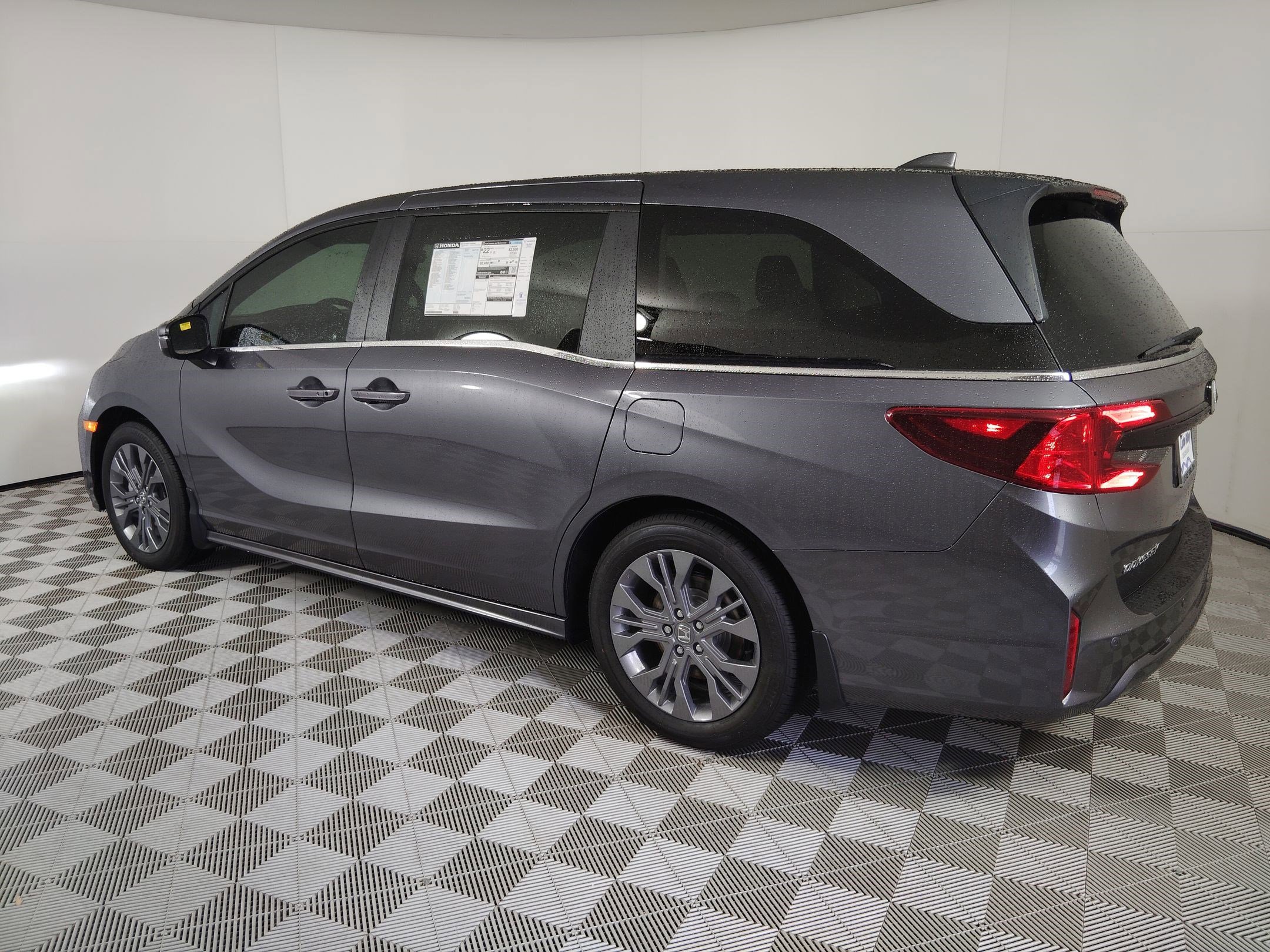 2026 Honda Odyssey Touring photo 3