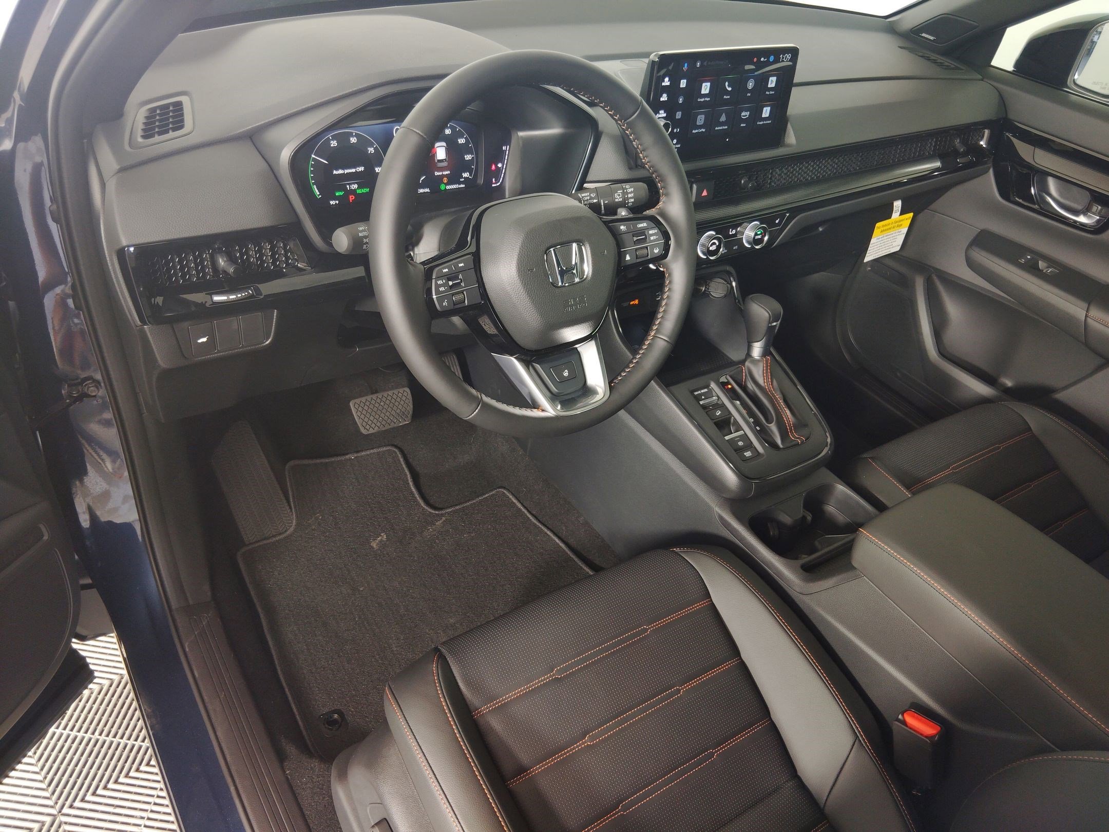 2026 Honda CR-V Hybrid Sport Touring photo 4