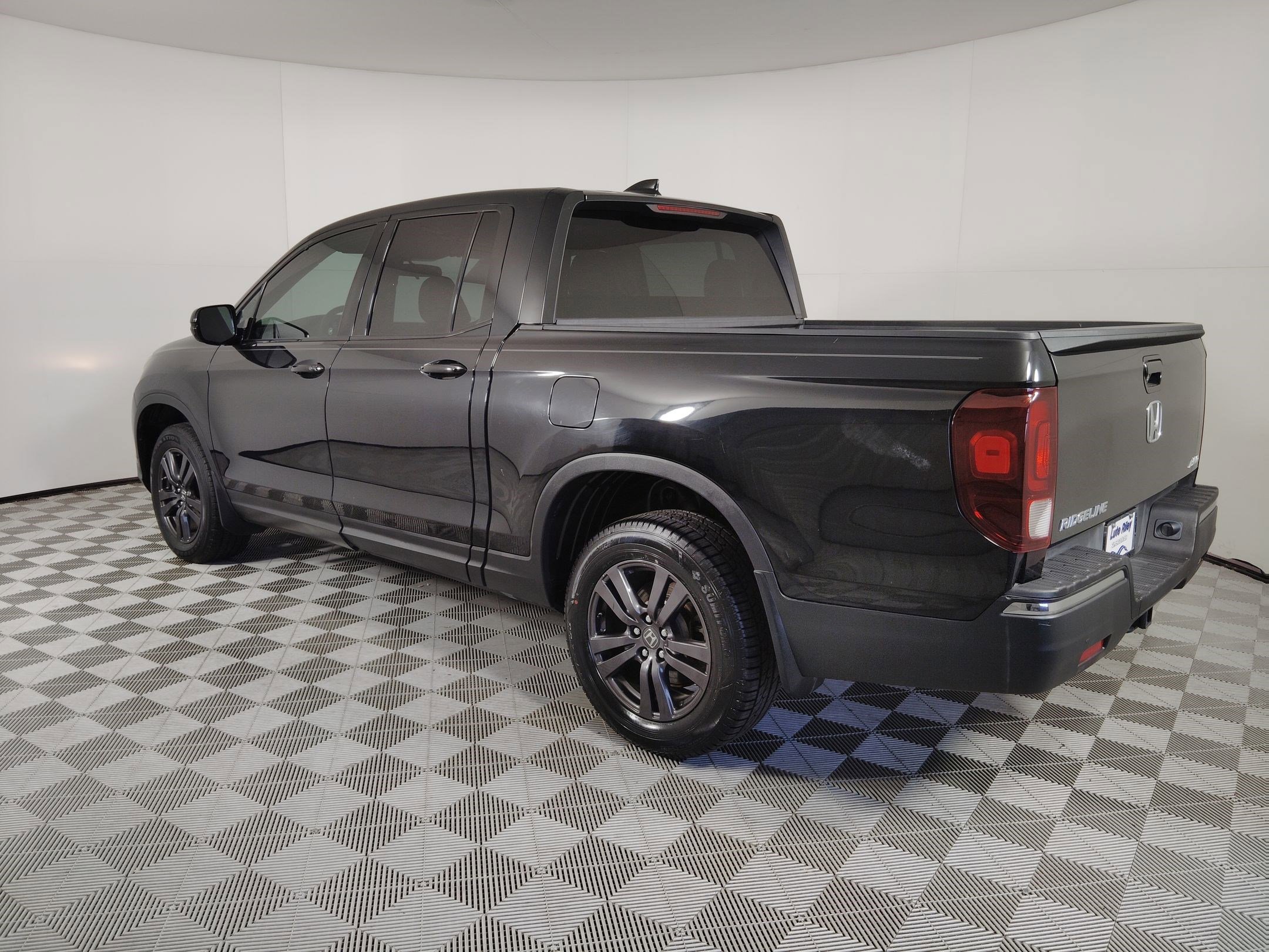 2019 Honda Ridgeline Sport photo 3