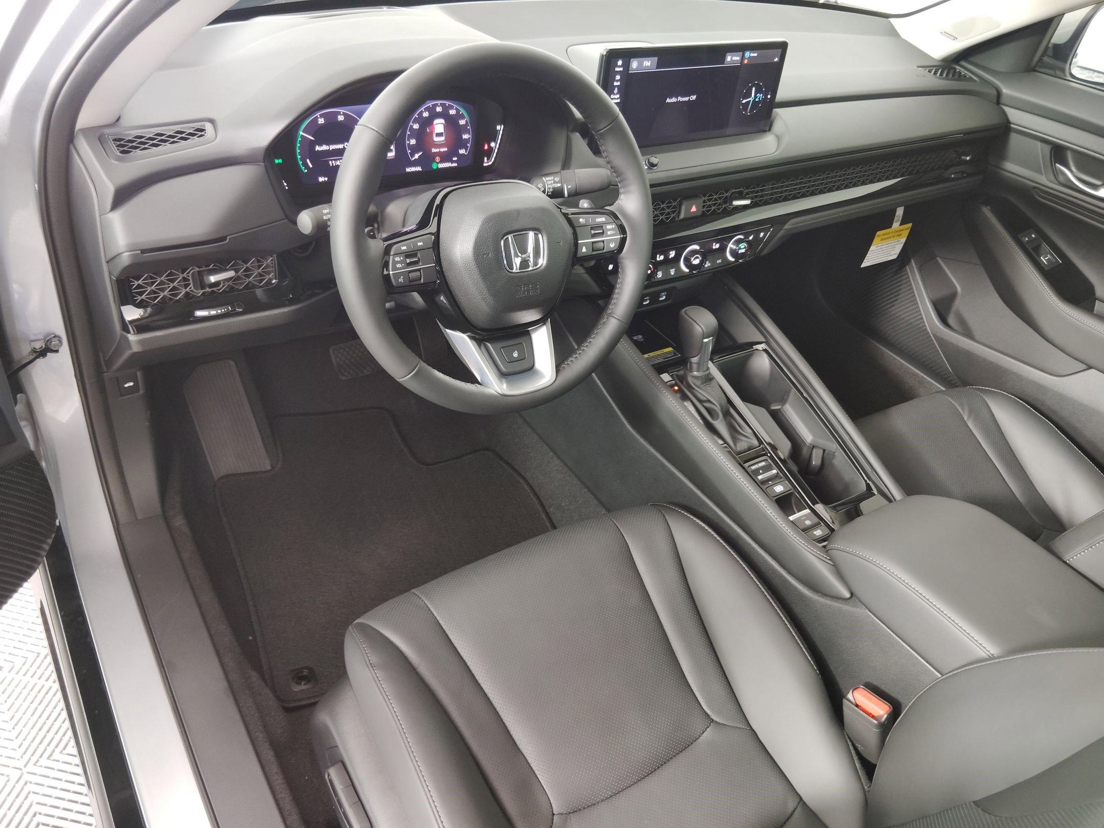 2025 Honda Accord Hybrid Touring photo 4