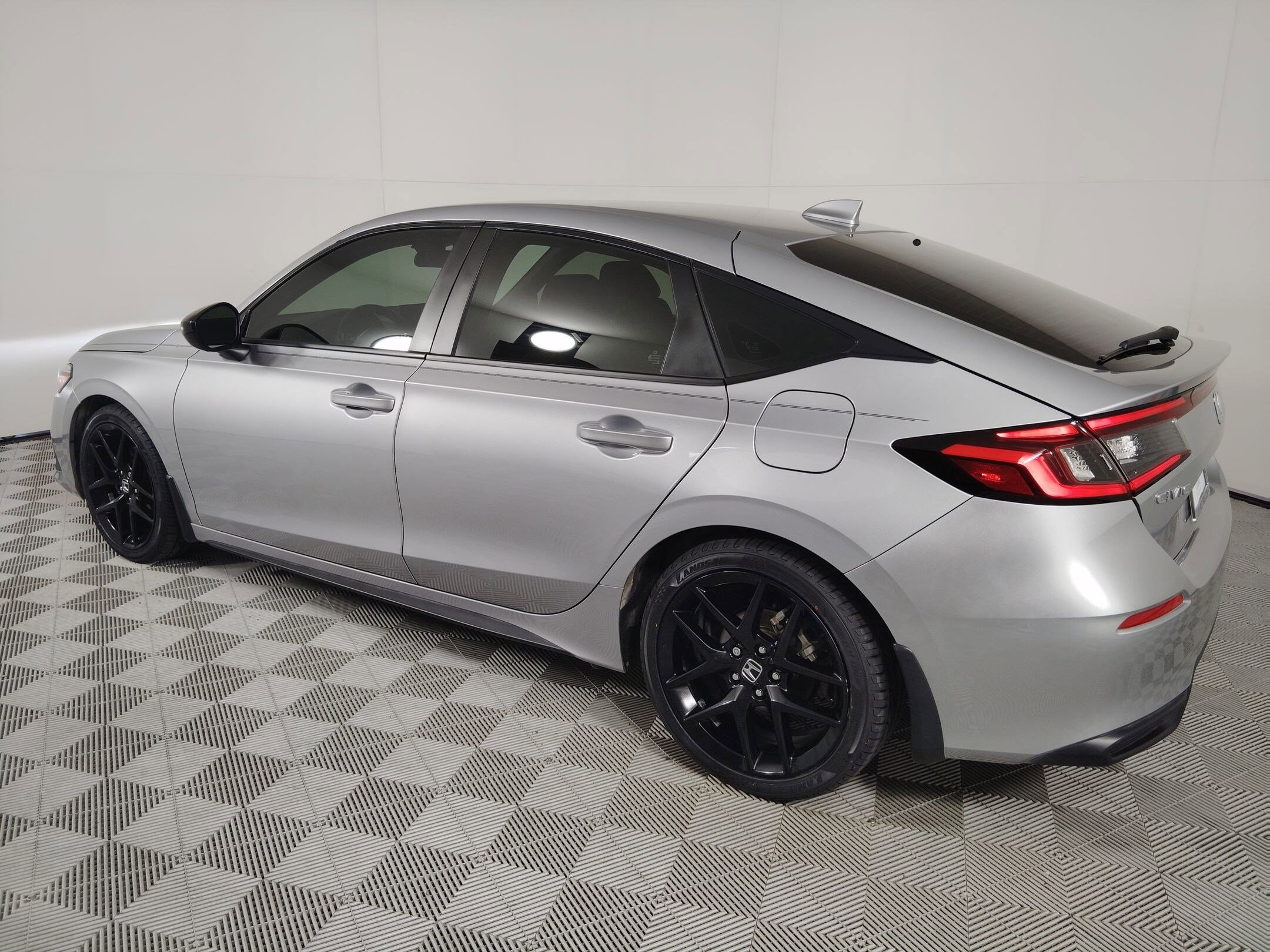 2024 Honda Civic Sport Hatchback photo 2