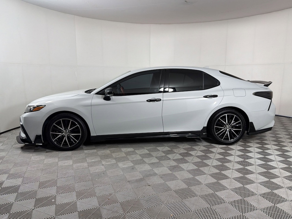 Used 2022 Toyota Camry SE Sedan