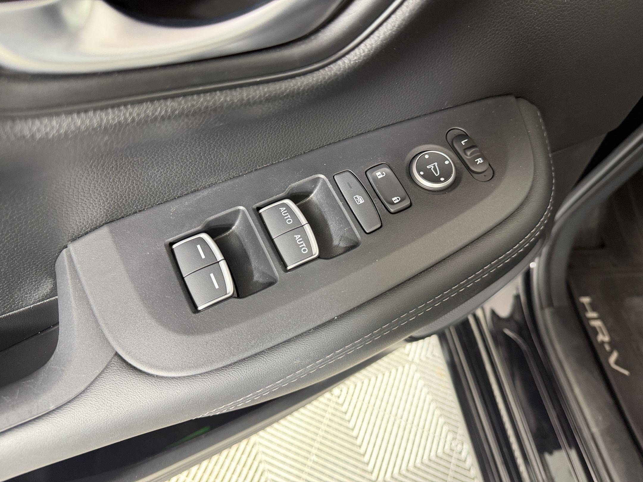2026 Honda HR-V EX-L - Photo 28