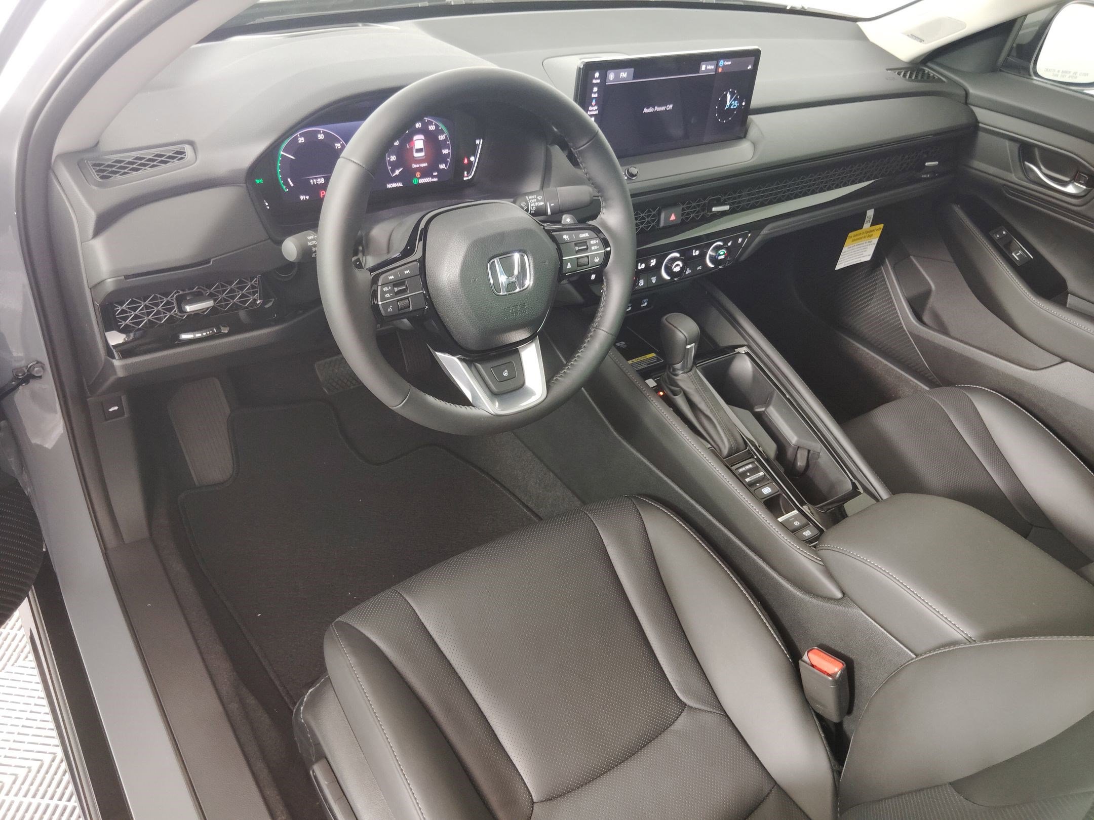 2025 Honda Accord Hybrid Touring photo 4