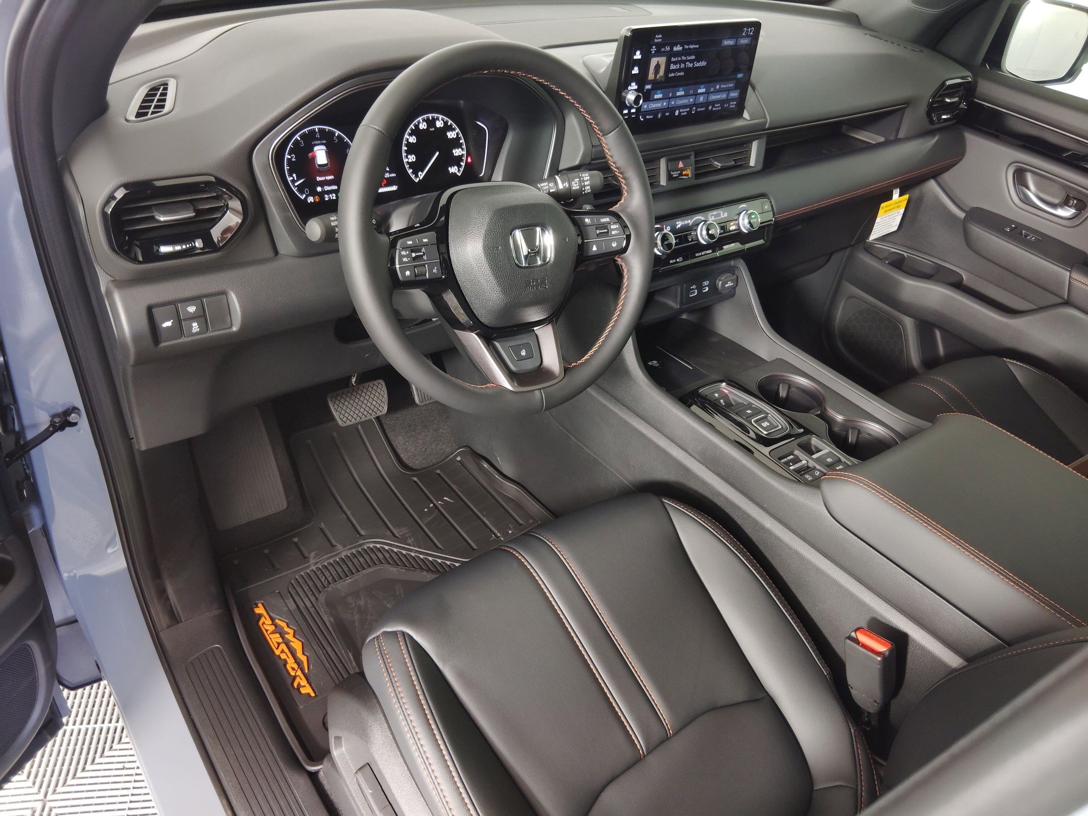 2025 Honda Pilot TrailSport photo 2